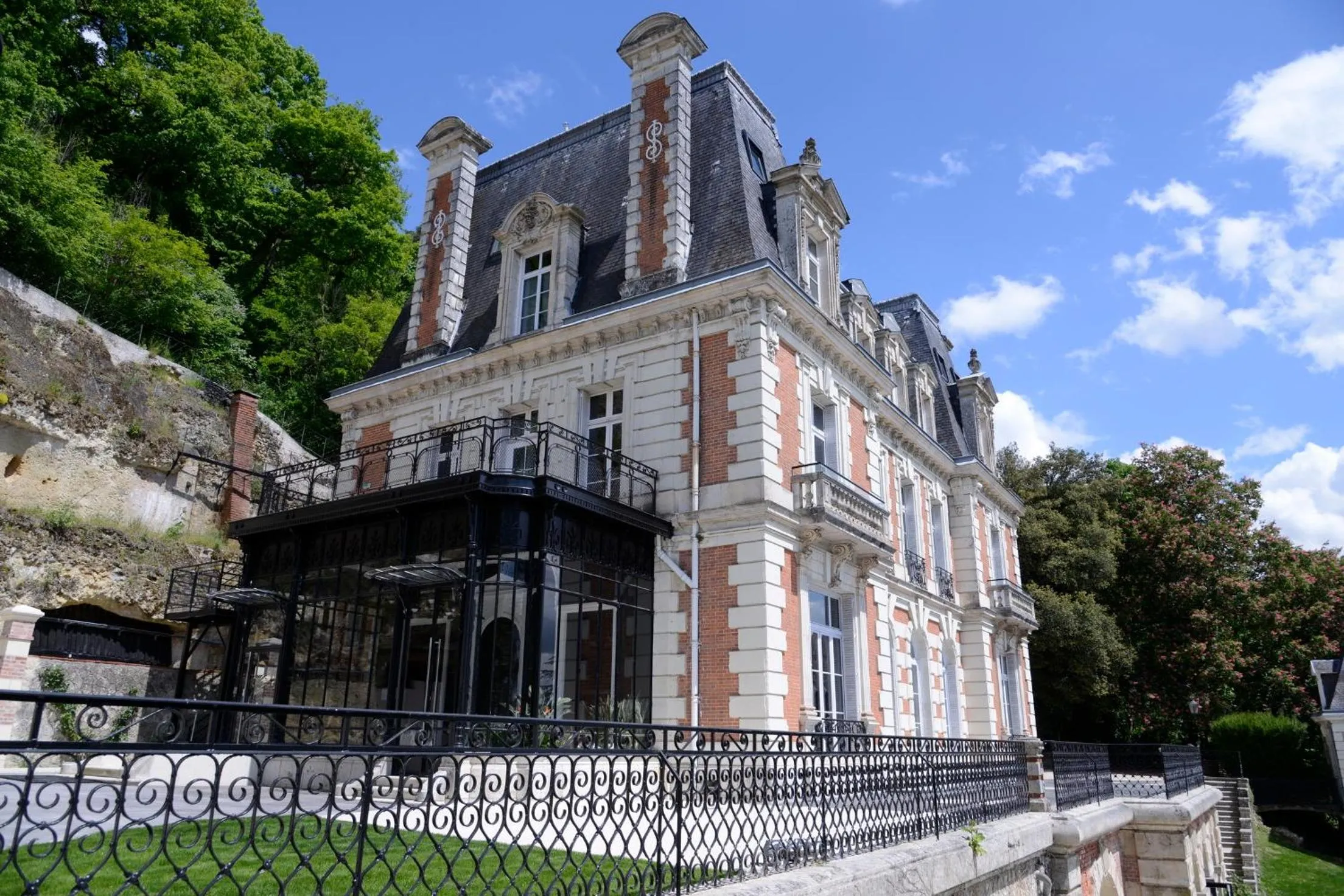 Facade/entrance in Art Hotel