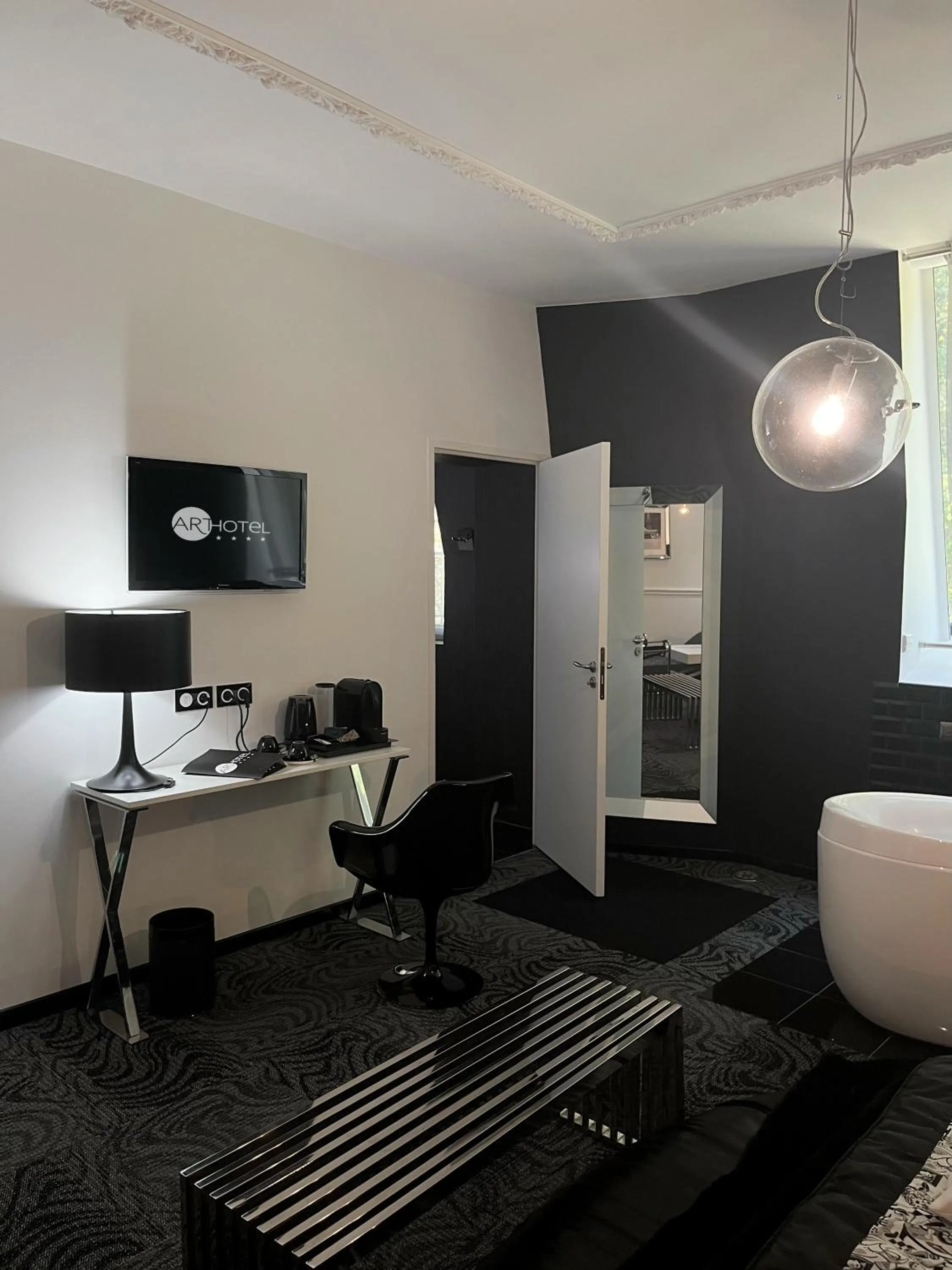 TV and multimedia in Art Hotel