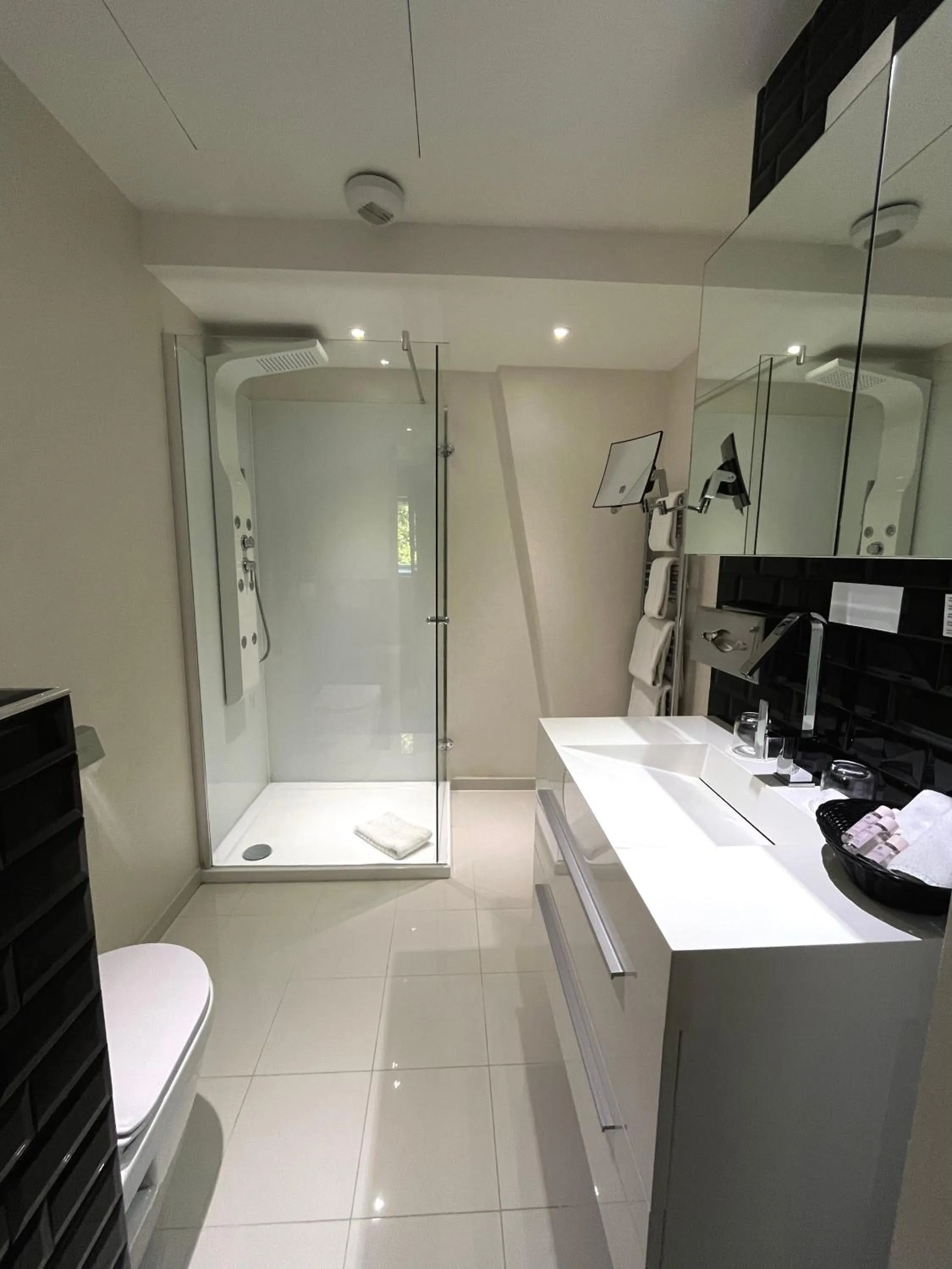 Bathroom in Art Hotel