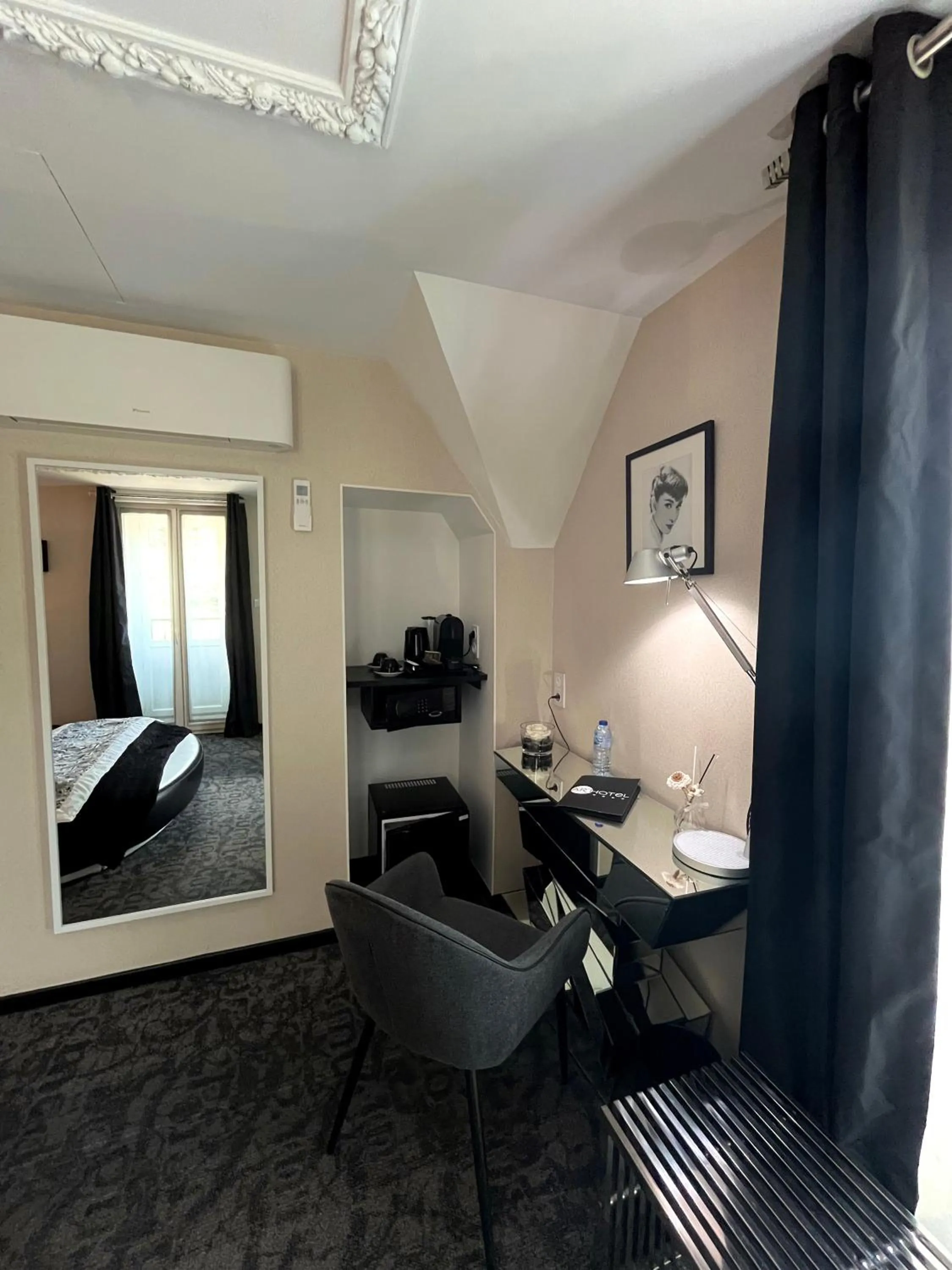 Decorative detail, Bed in Art Hotel