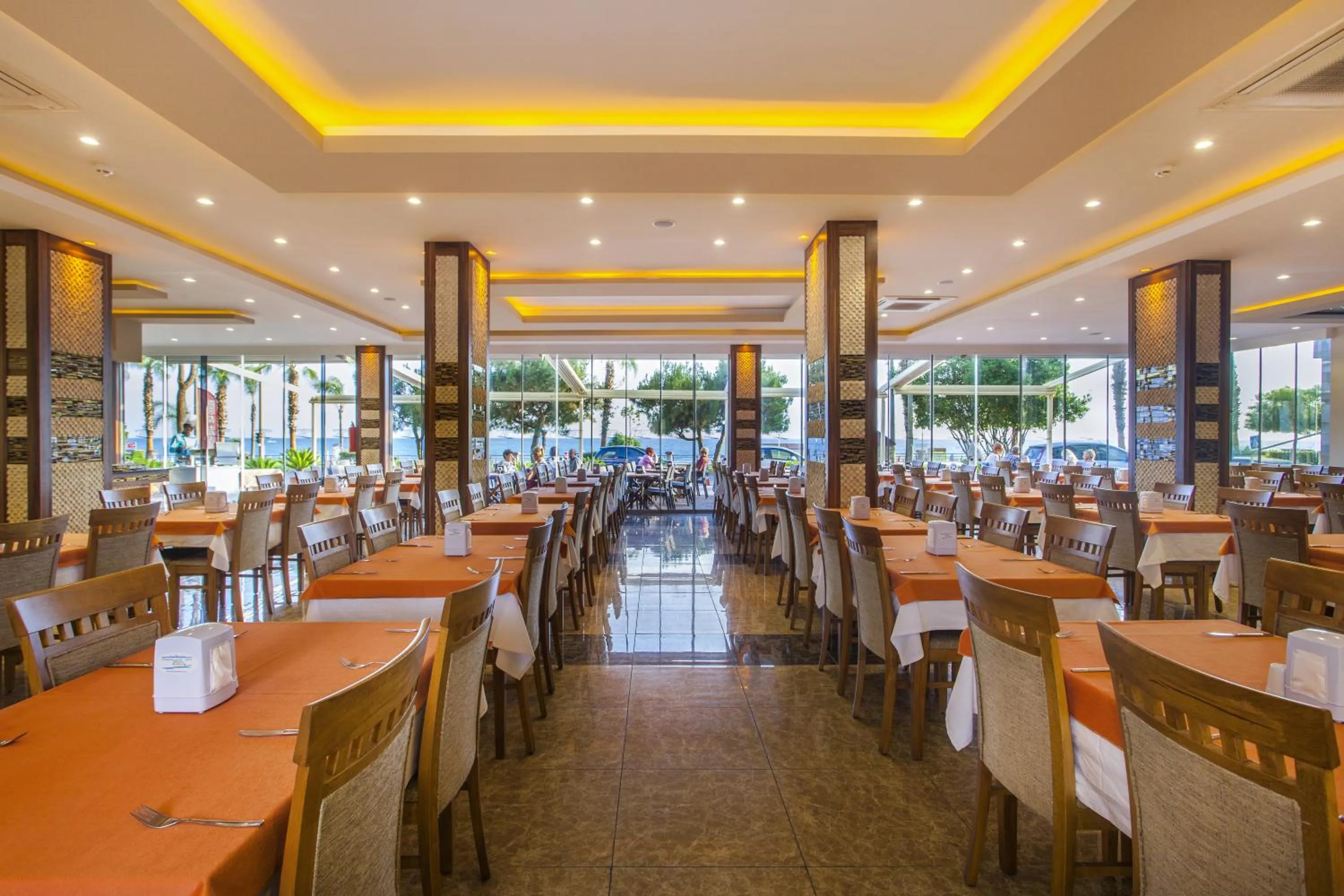 Restaurant/places to eat in Kleopatra Ada Beach Hotel