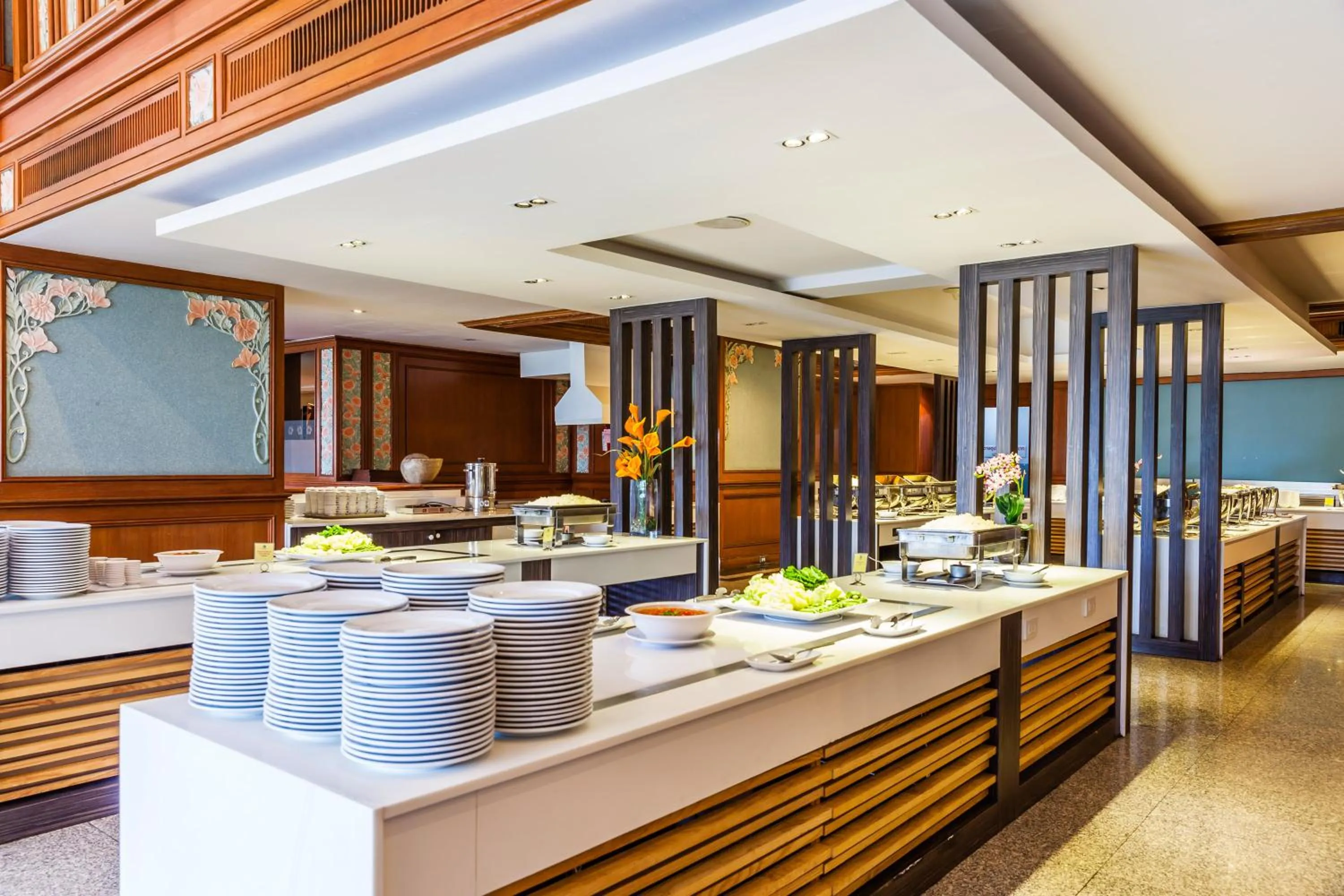 Restaurant/places to eat in Cholchan Pattaya Beach Resort - SHA Extra Plus