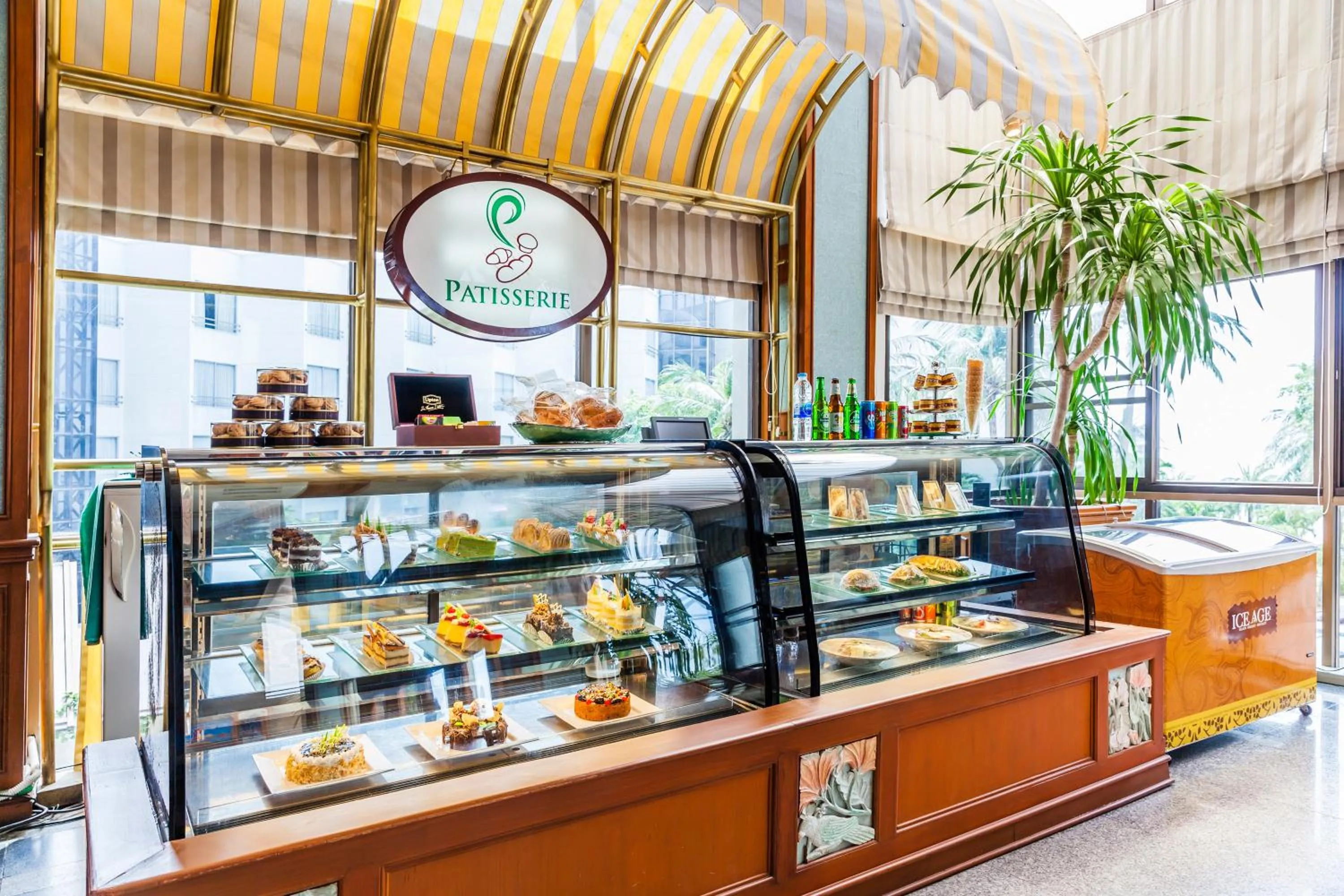 Restaurant/places to eat in Cholchan Pattaya Beach Resort - SHA Extra Plus