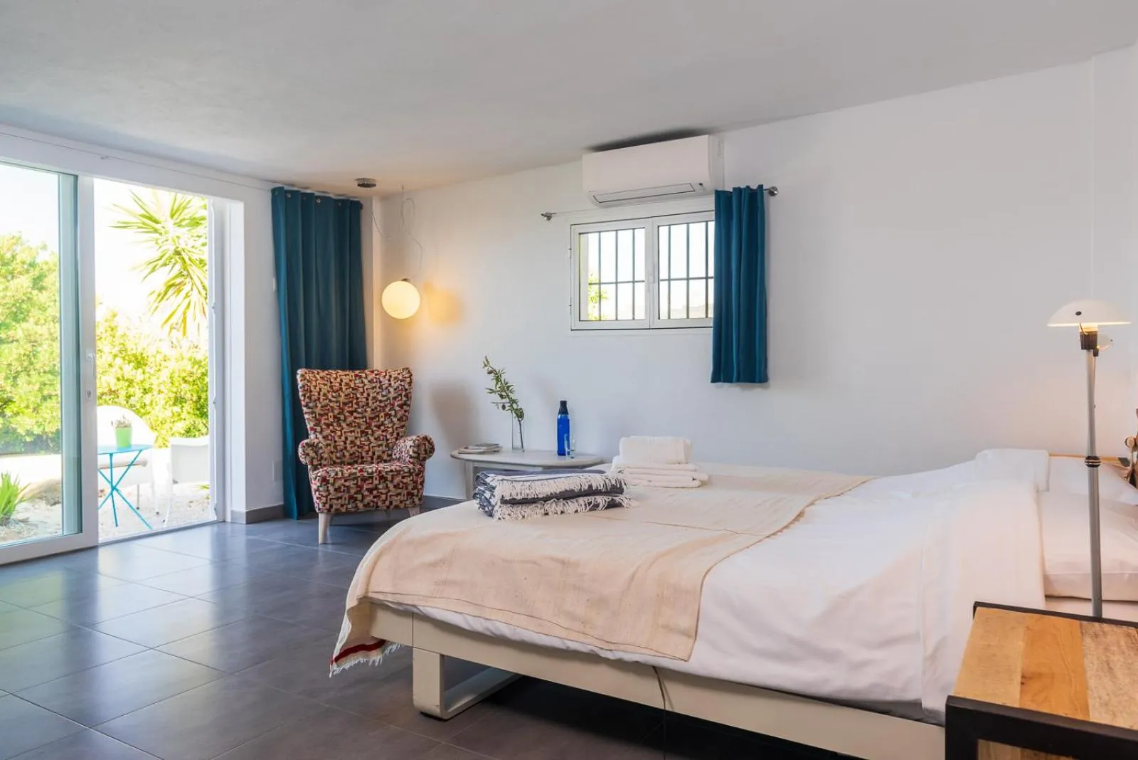 Property building, Bed in Finca Gordo