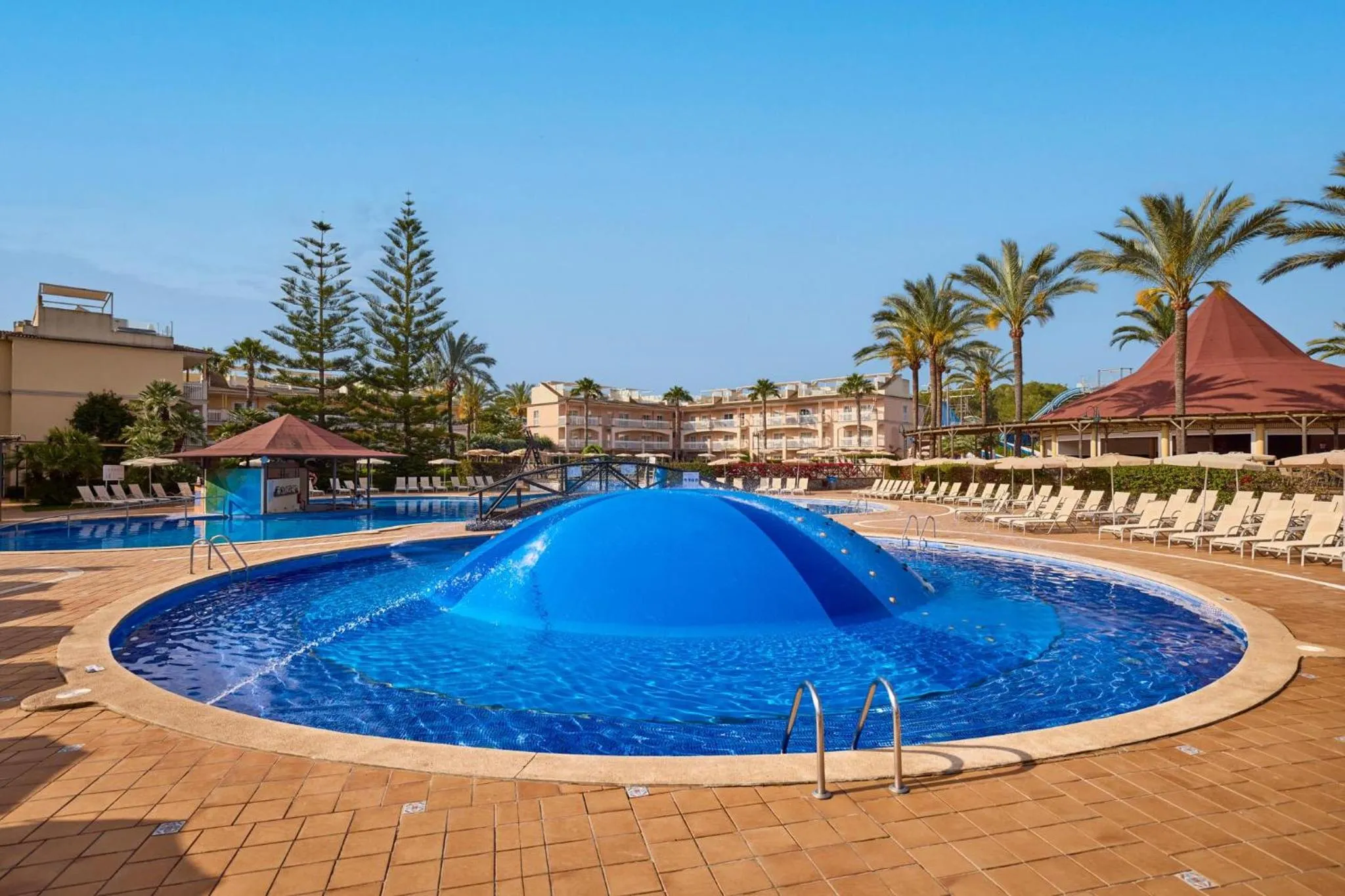 Swimming pool in Zafiro Can Picafort