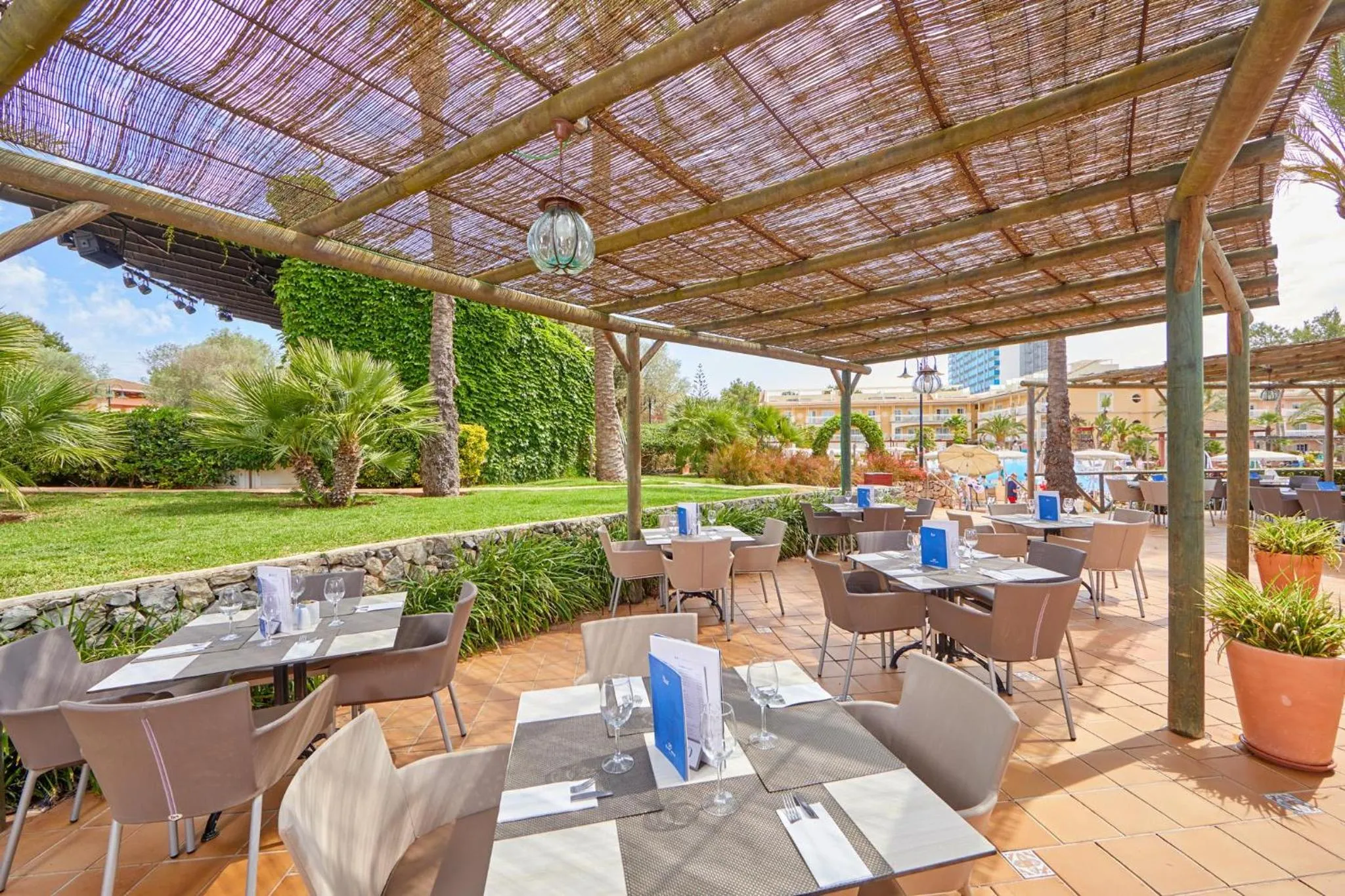 Restaurant/places to eat in Zafiro Can Picafort