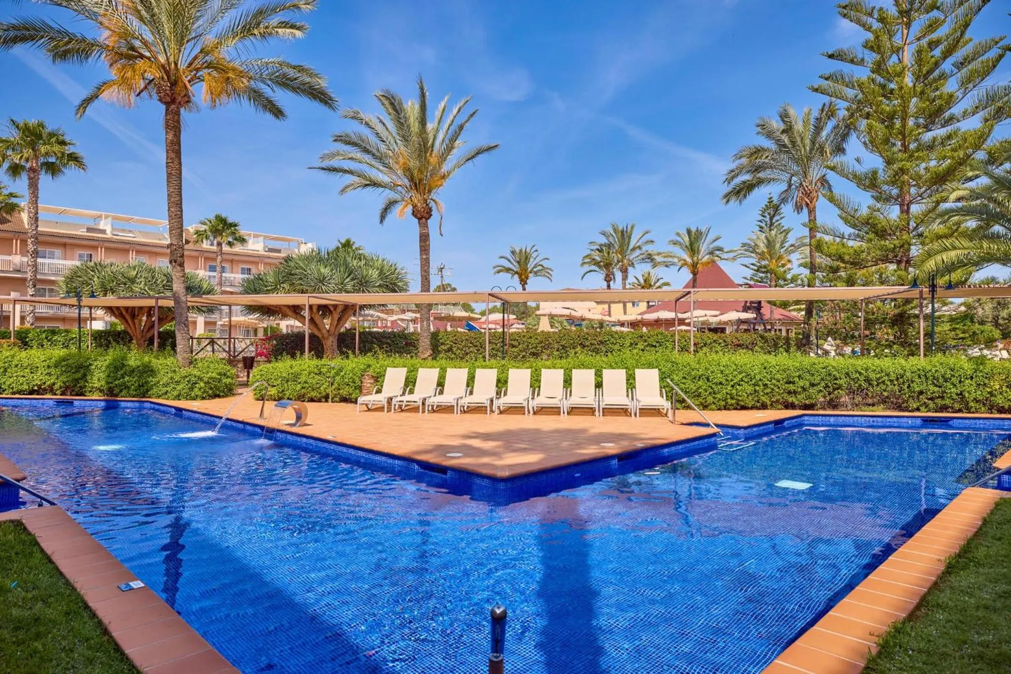 Swimming pool in Zafiro Can Picafort