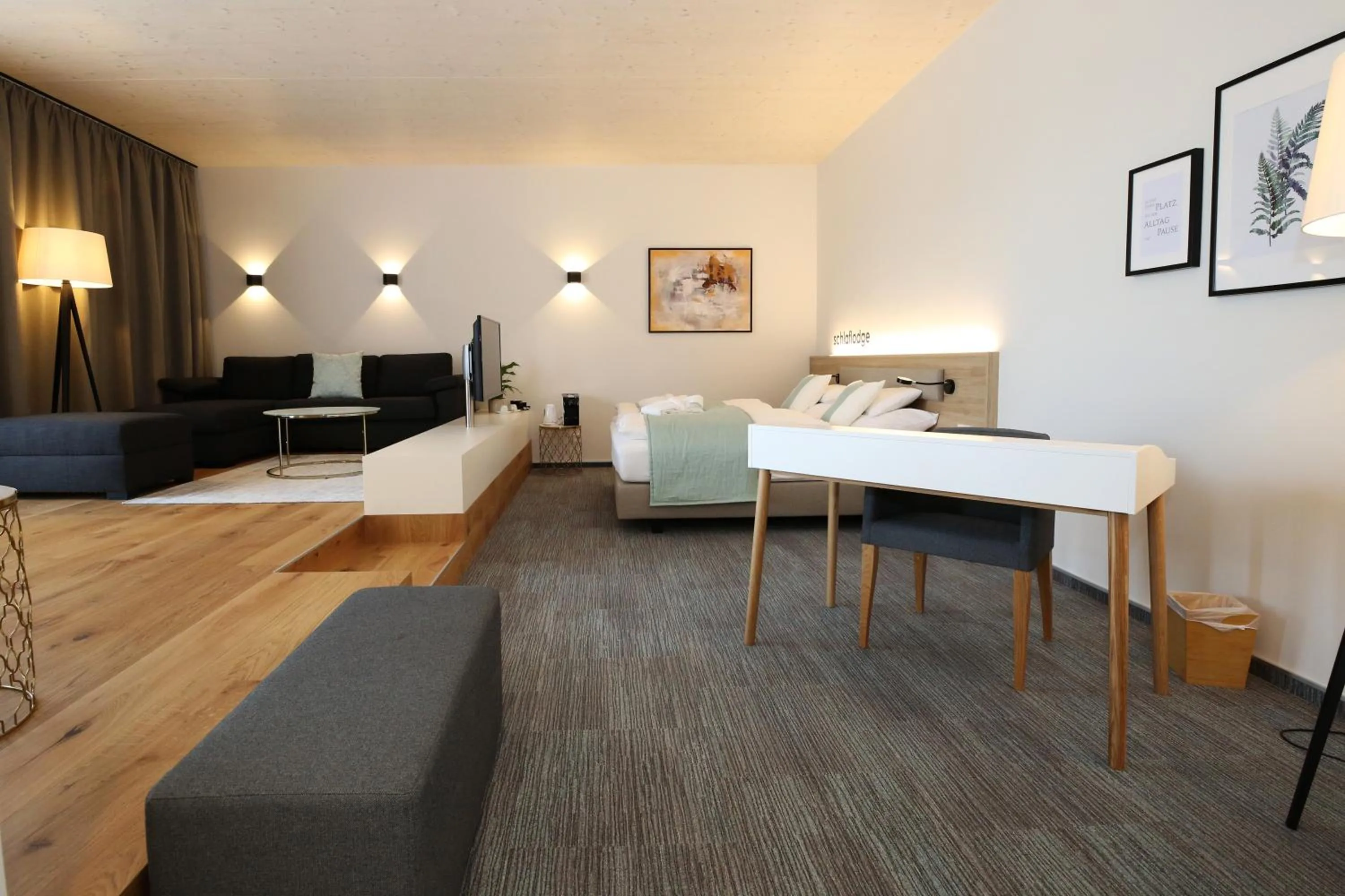 Photo of the whole room in Donau Lodge