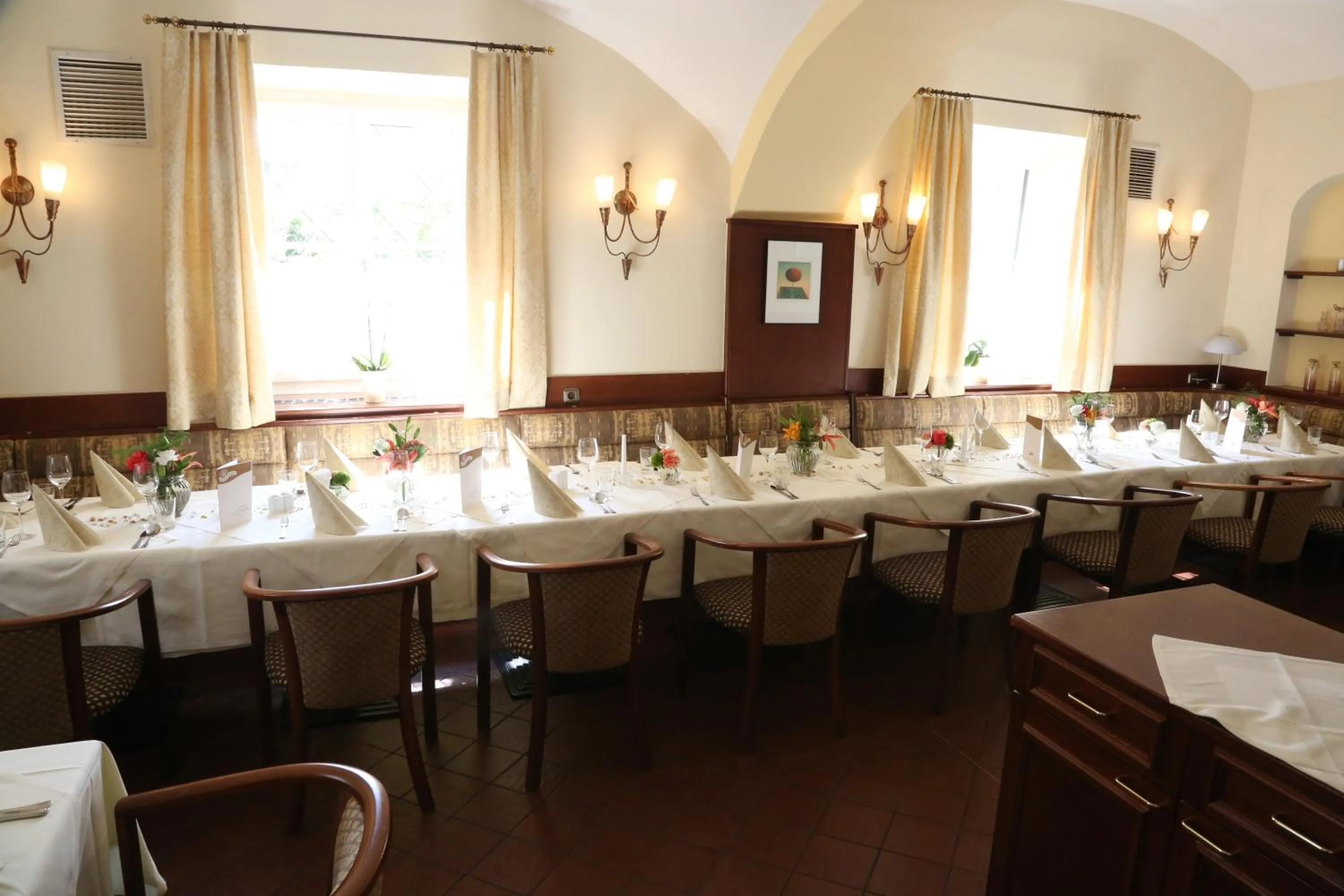 Restaurant/places to eat in Donau Lodge