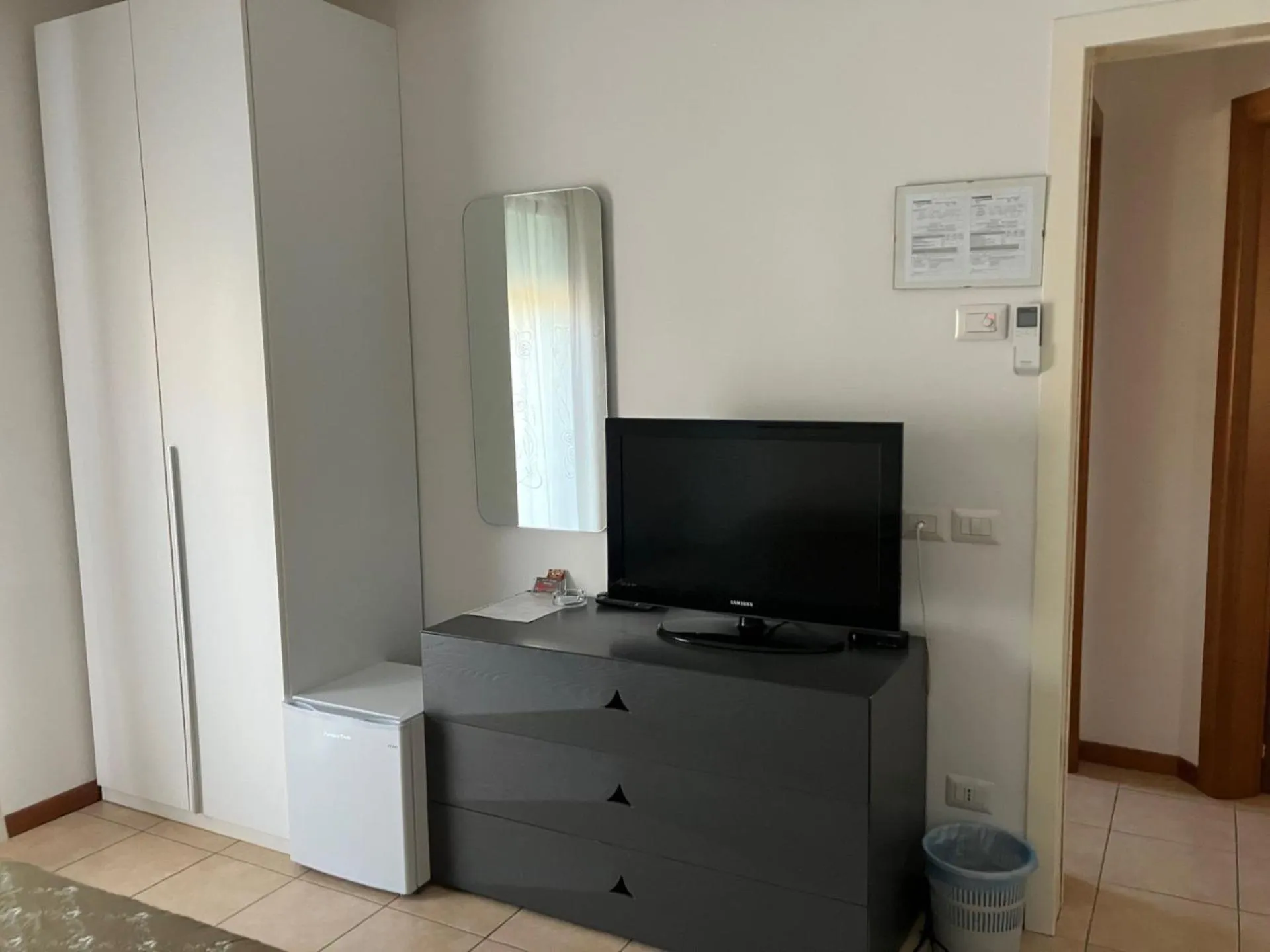 Photo of the whole room in Casablanca