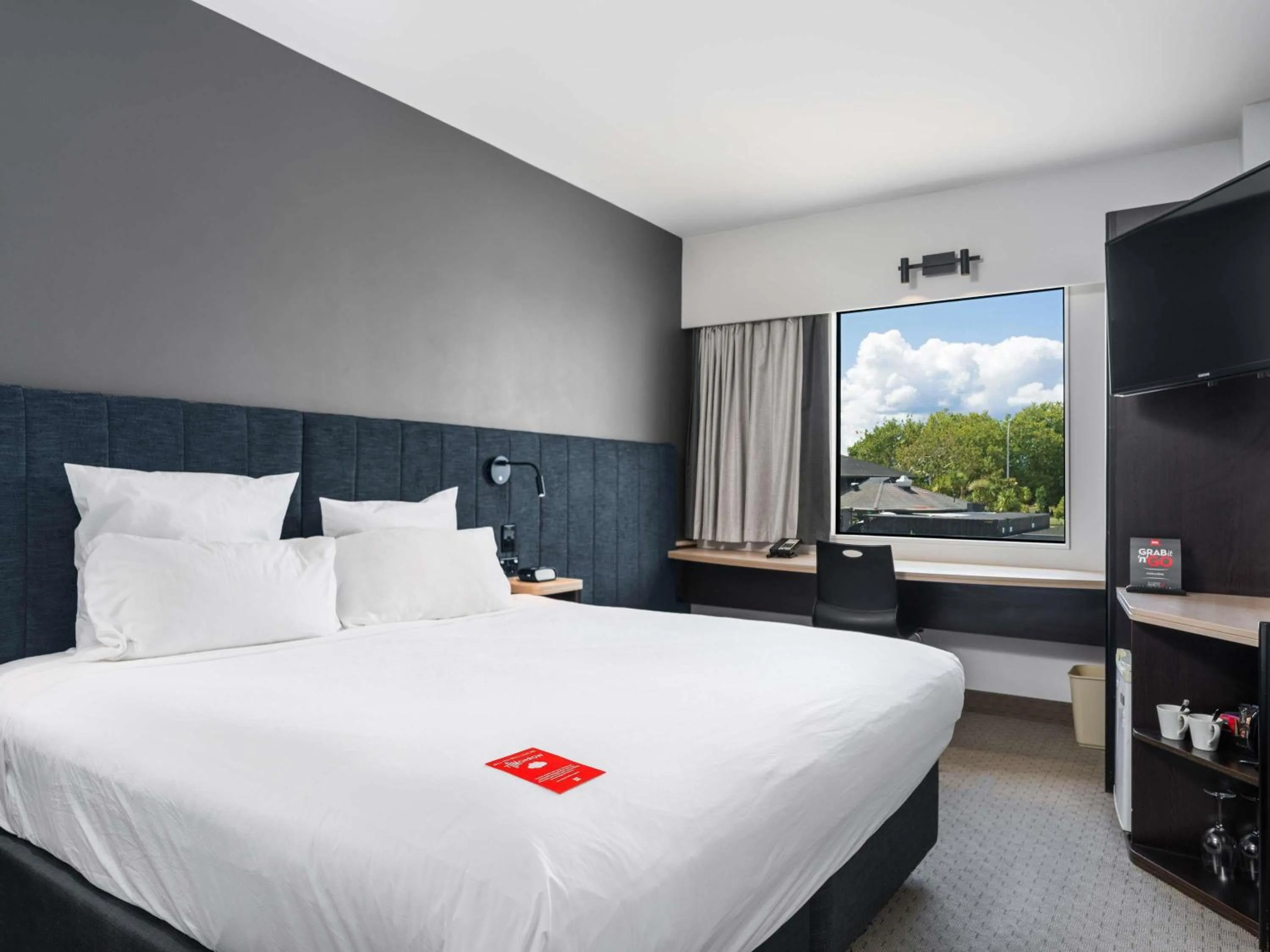 Bedroom, Bed in ibis Rotorua