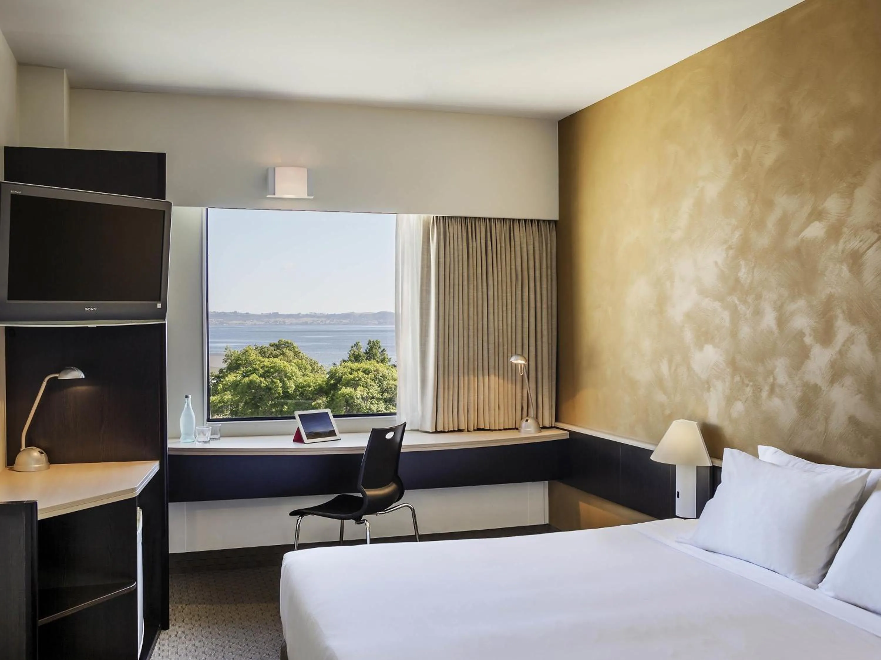 Bedroom, Bed in ibis Rotorua