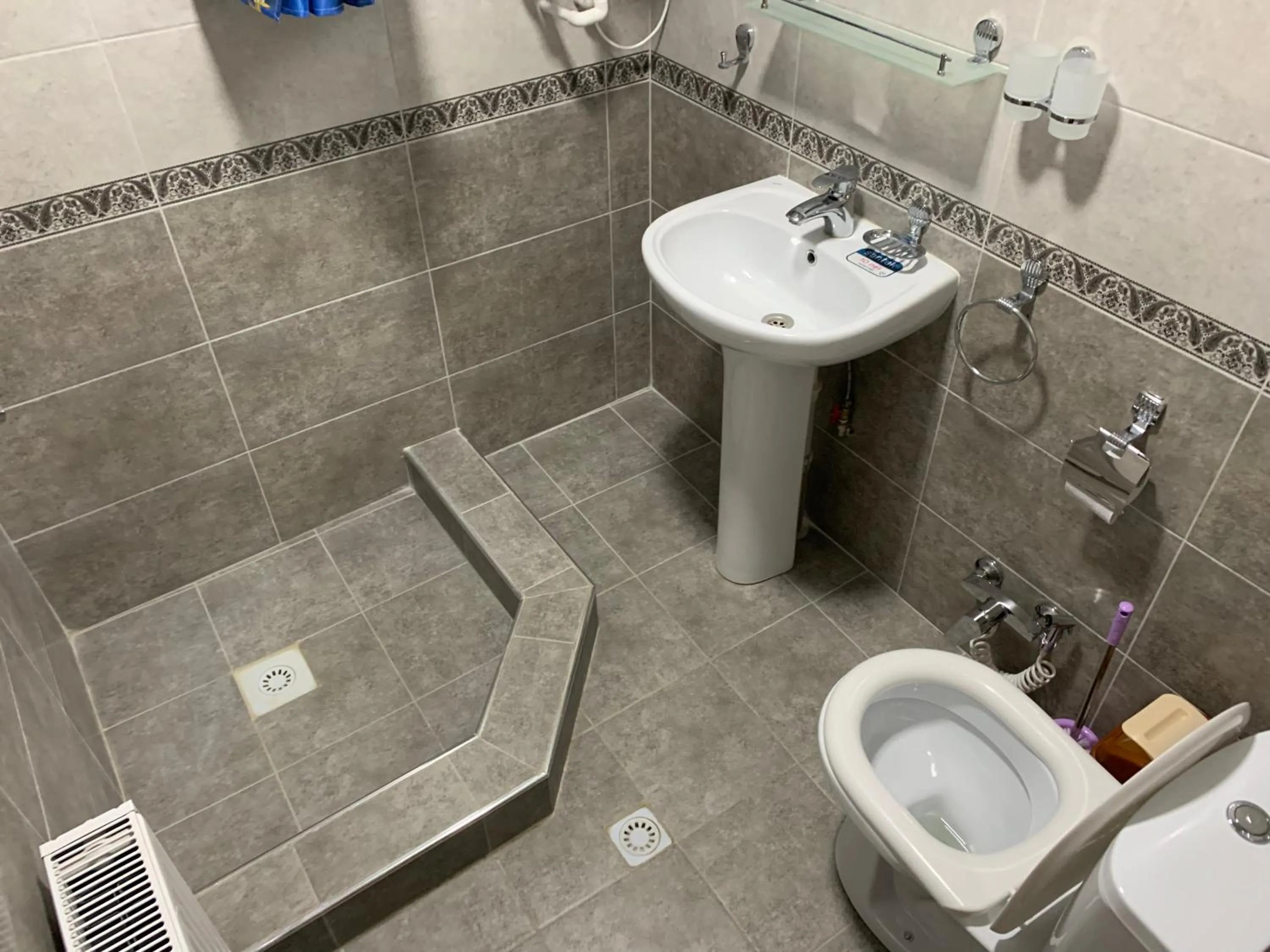 Toilet in May weather Resort Family G House