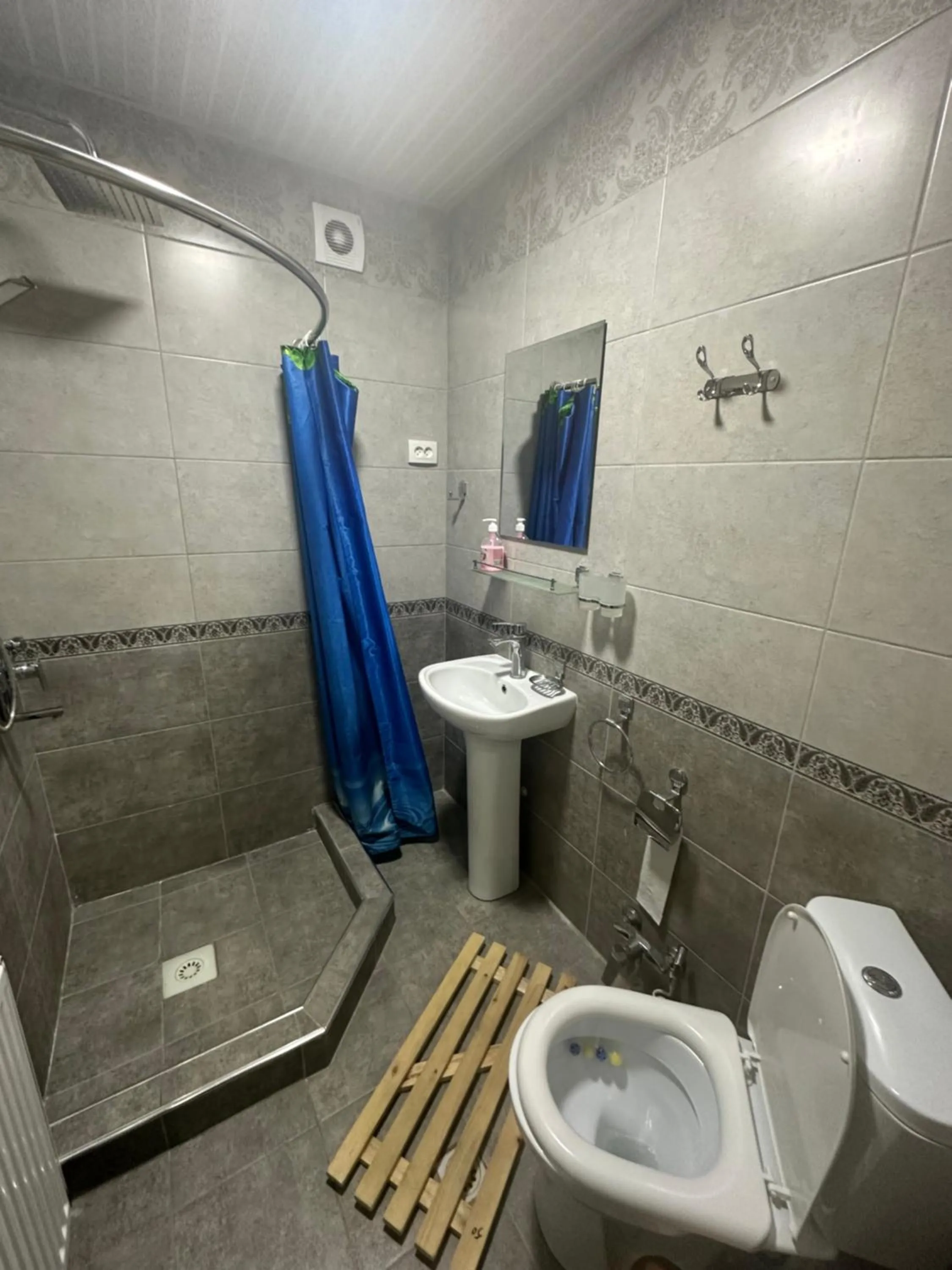 Bathroom in May weather Resort Family G House