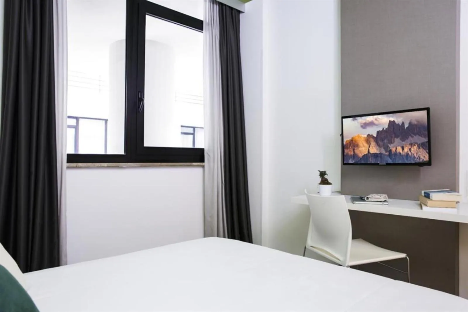 Bedroom, Bed in The Caesar Roma