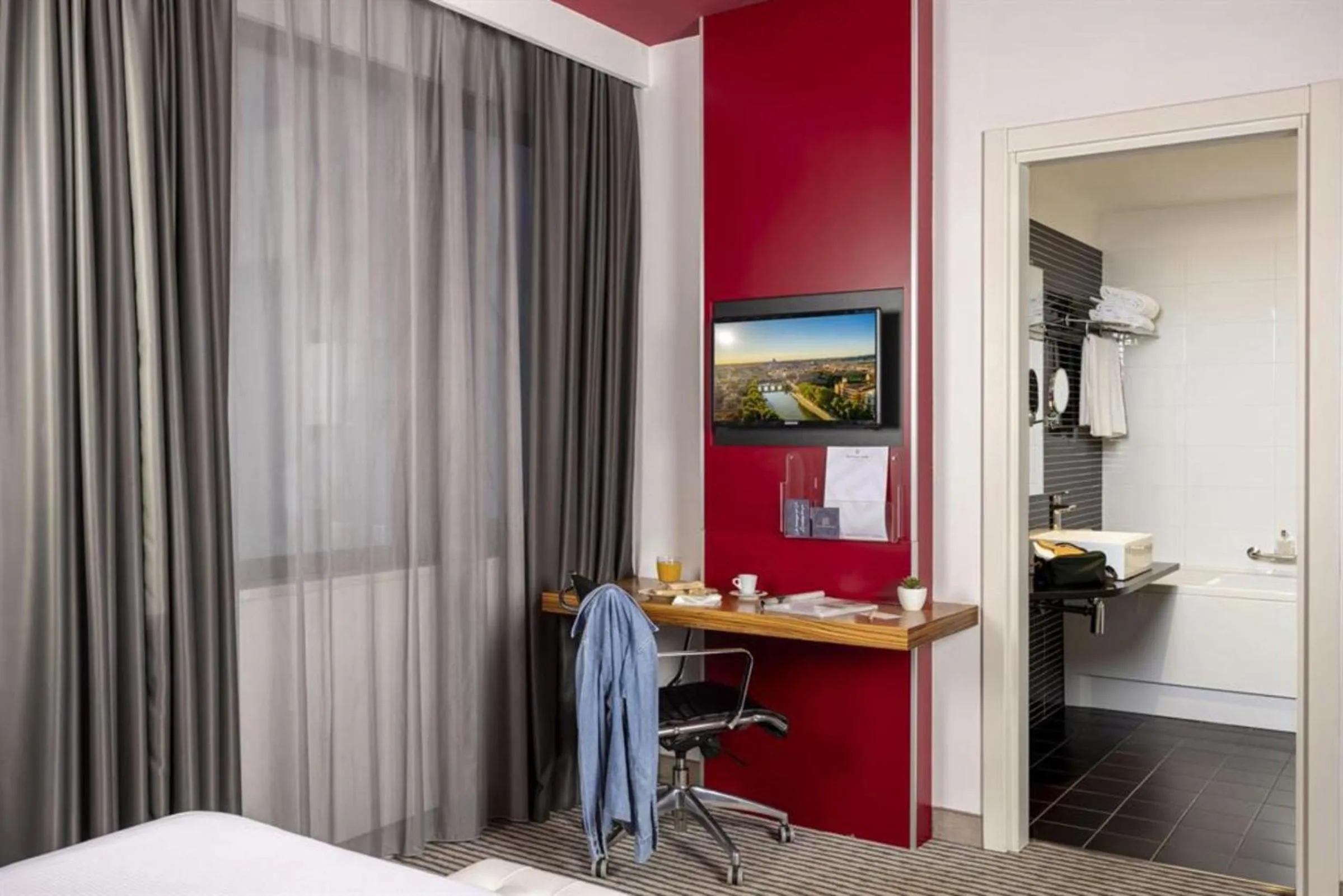 Bedroom, Bed in The Caesar Roma