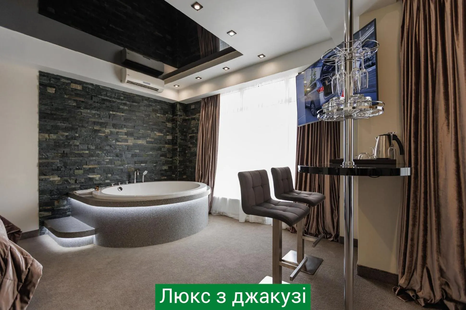 Hotel & Spa NEMO with dolphins