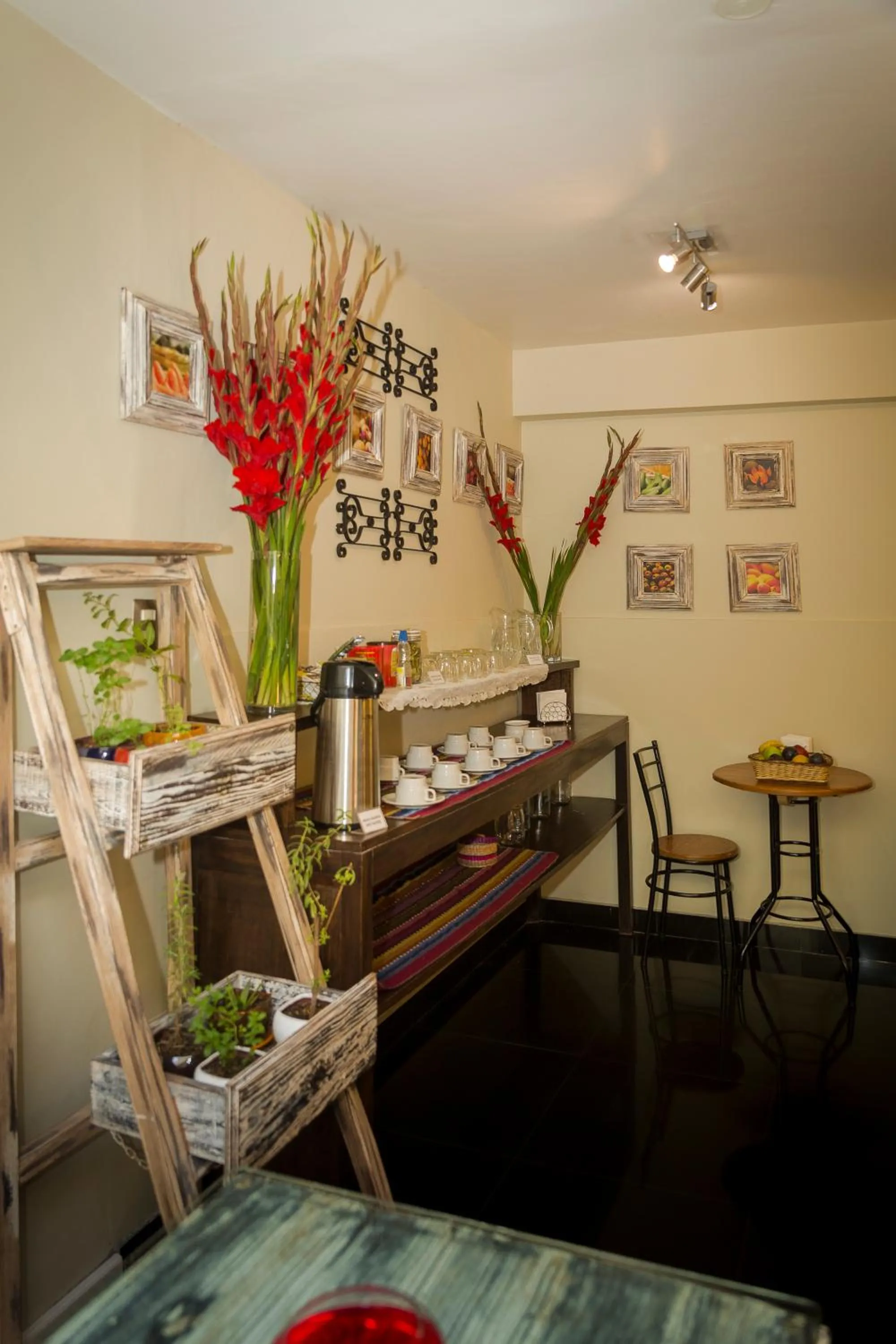 Restaurant/places to eat in Wakapunku Boutique Hotel