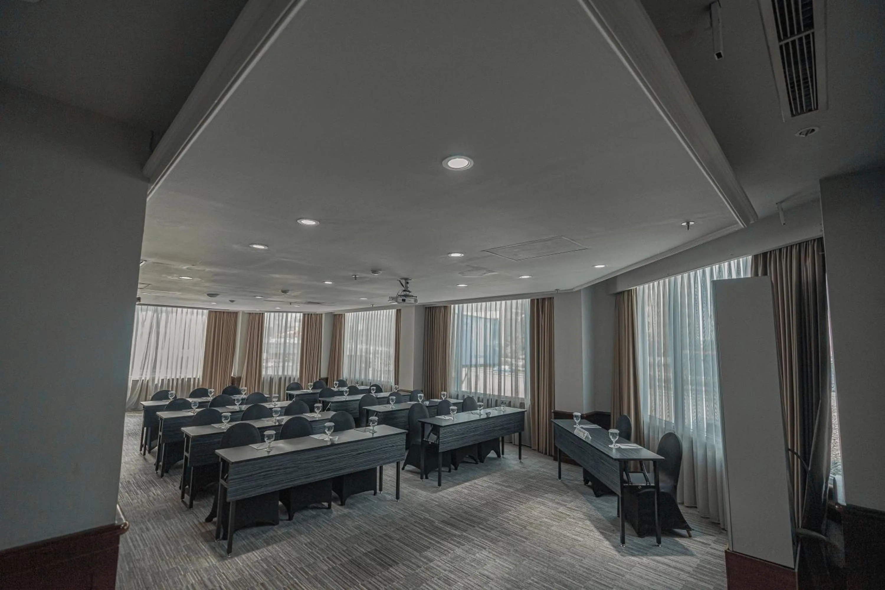 Hotel KIMAYA Slipi Jakarta By HARRIS