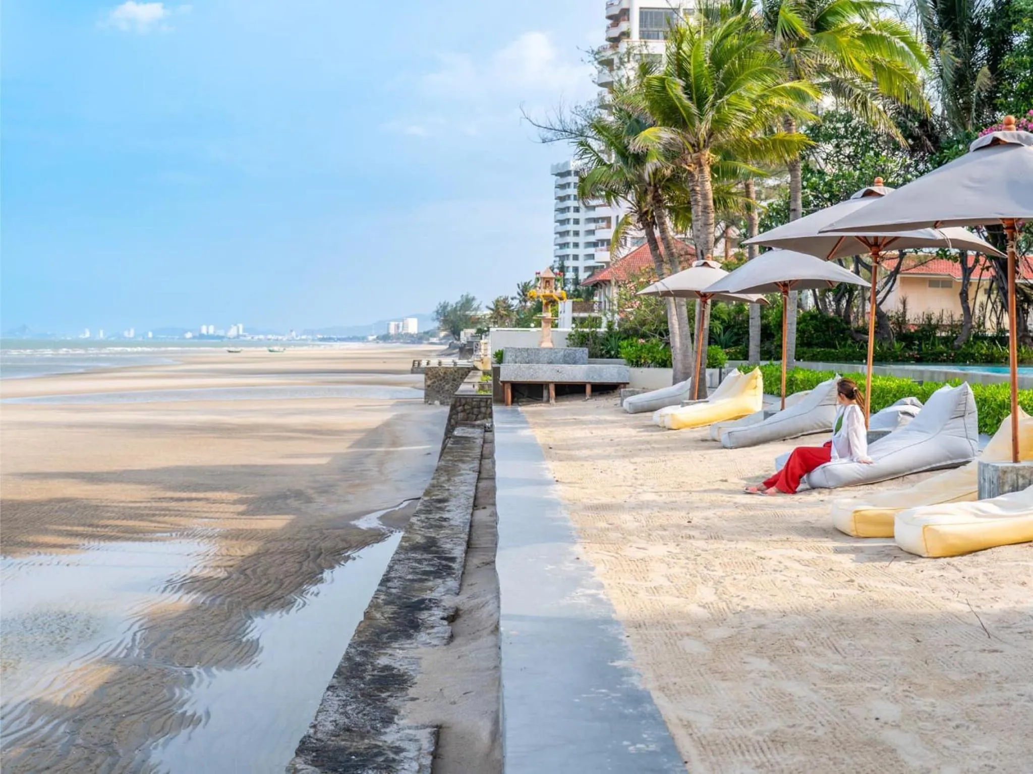 Beach in RELO' The Urban Escape - Huahin