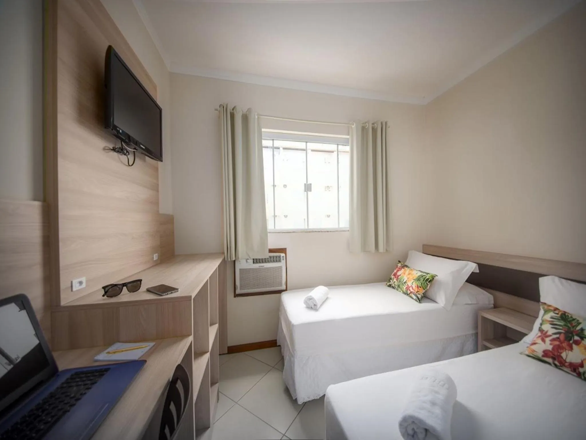 Communal lounge/ TV room, Bed in Hotel Monteiro Canasvieiras