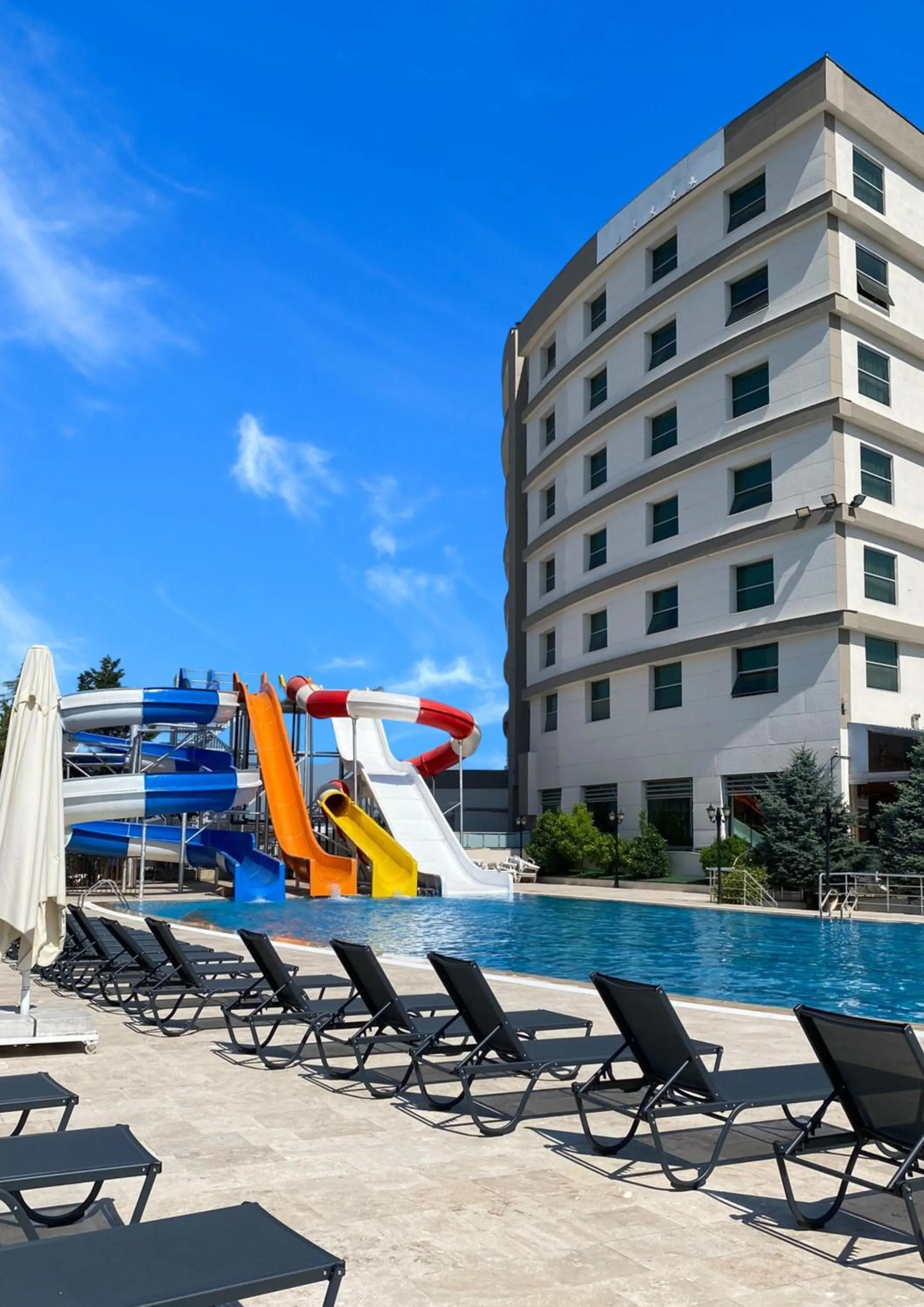 Swimming pool in The Sign Kocaeli Thermal Spa Hotel &Convention Center