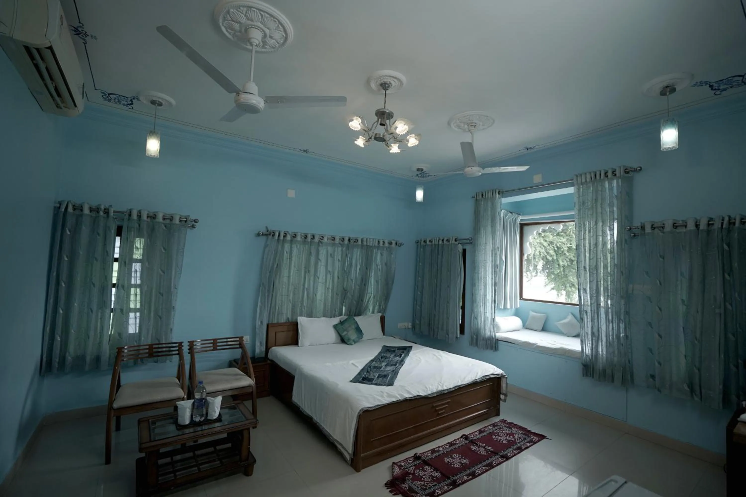 Photo of the whole room, Bed in Devendragarh Palace - Luxury Paying Guest House