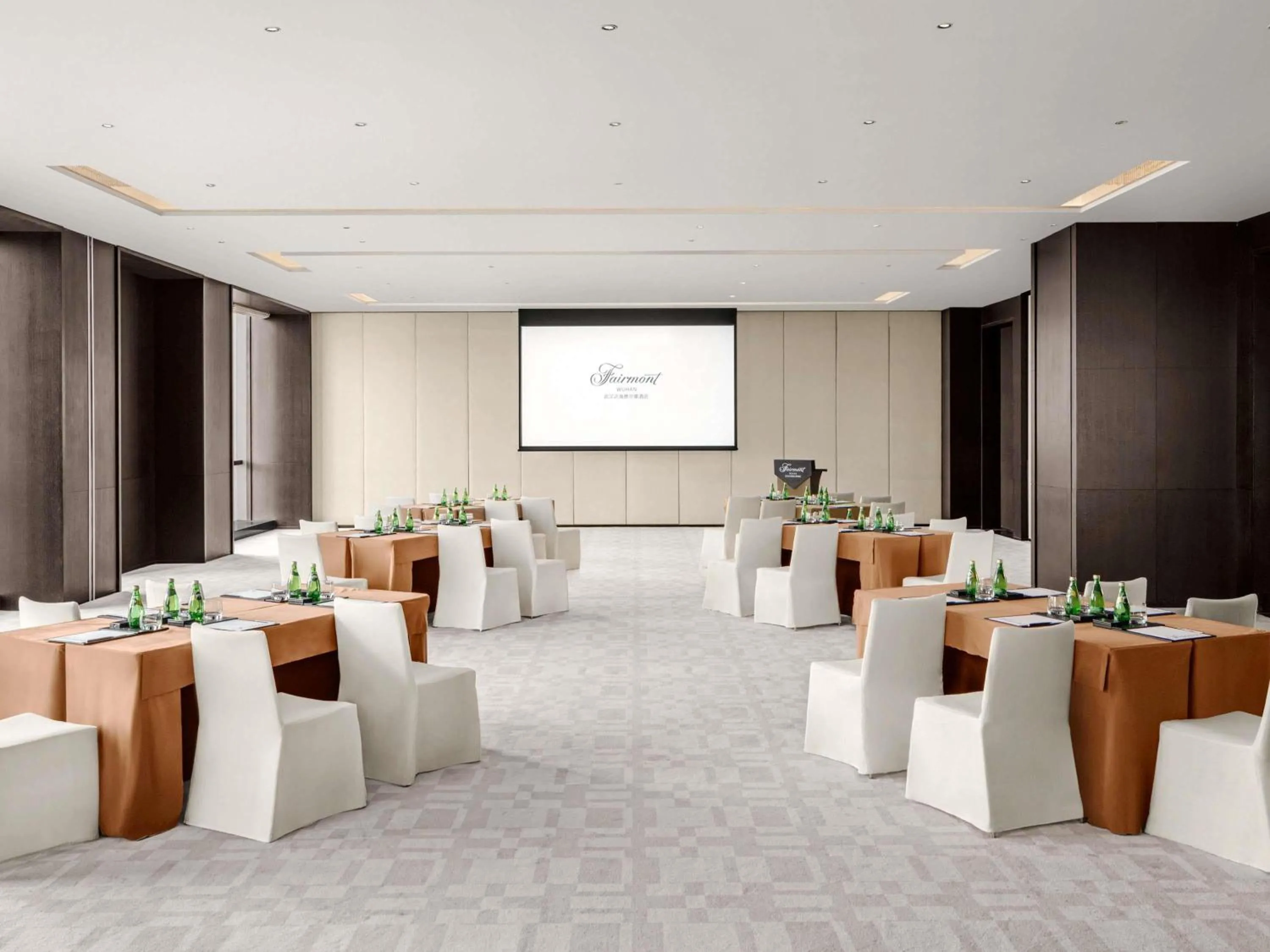 Meeting/conference room in Fairmont Wuhan