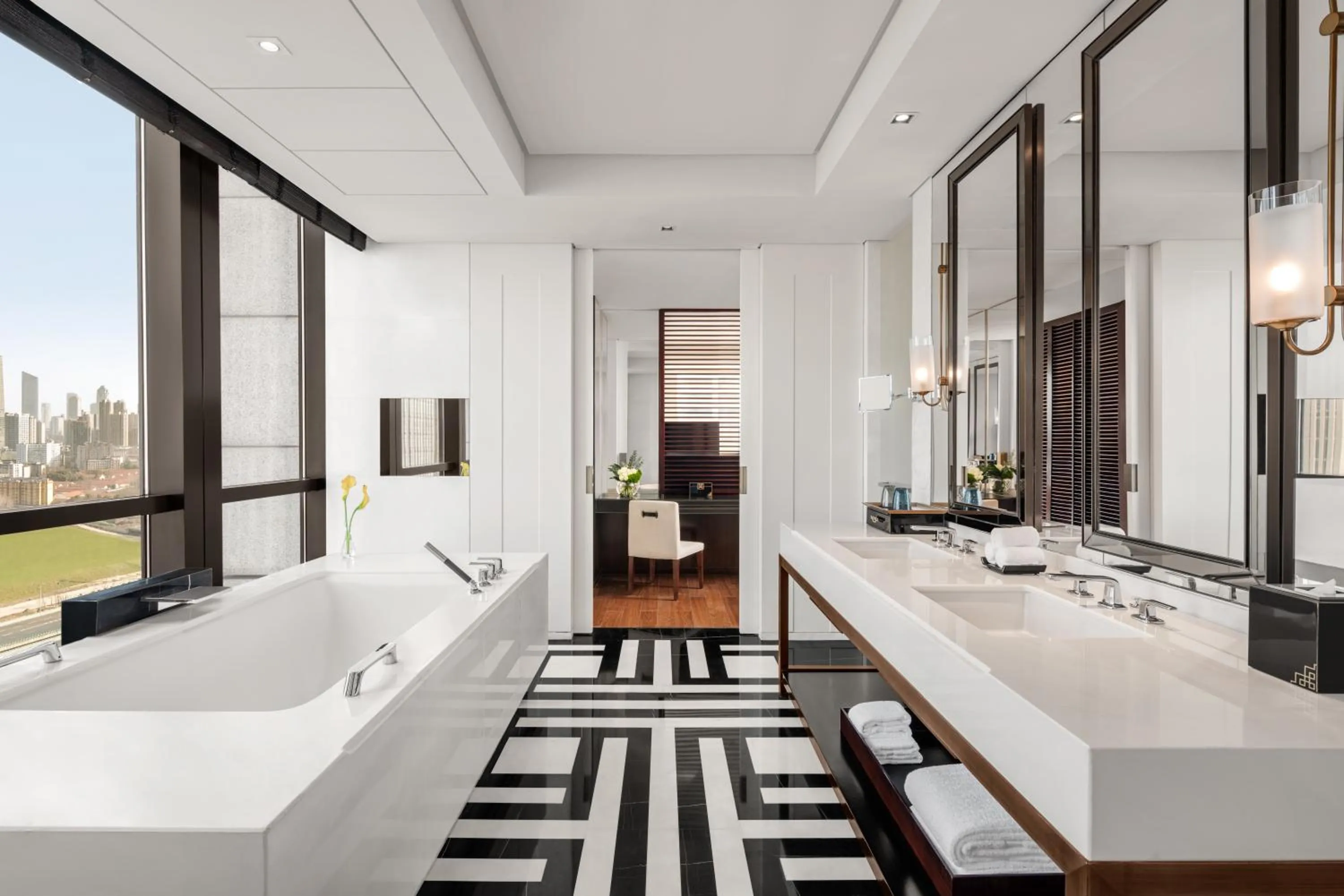 Bathroom, Bed in Fairmont Wuhan