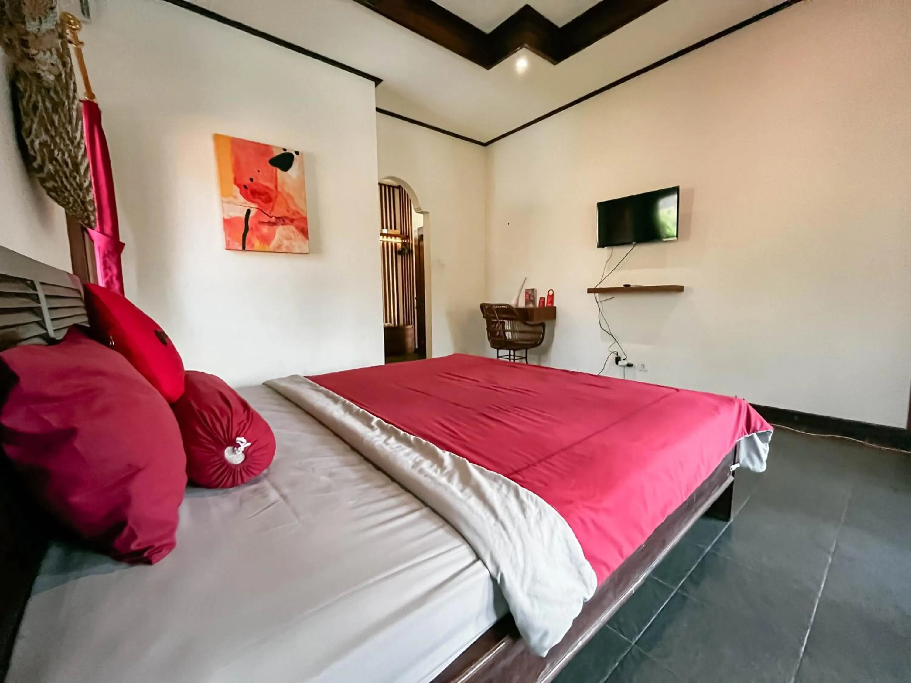 Bed in RedDoorz Plus near Seminyak Square