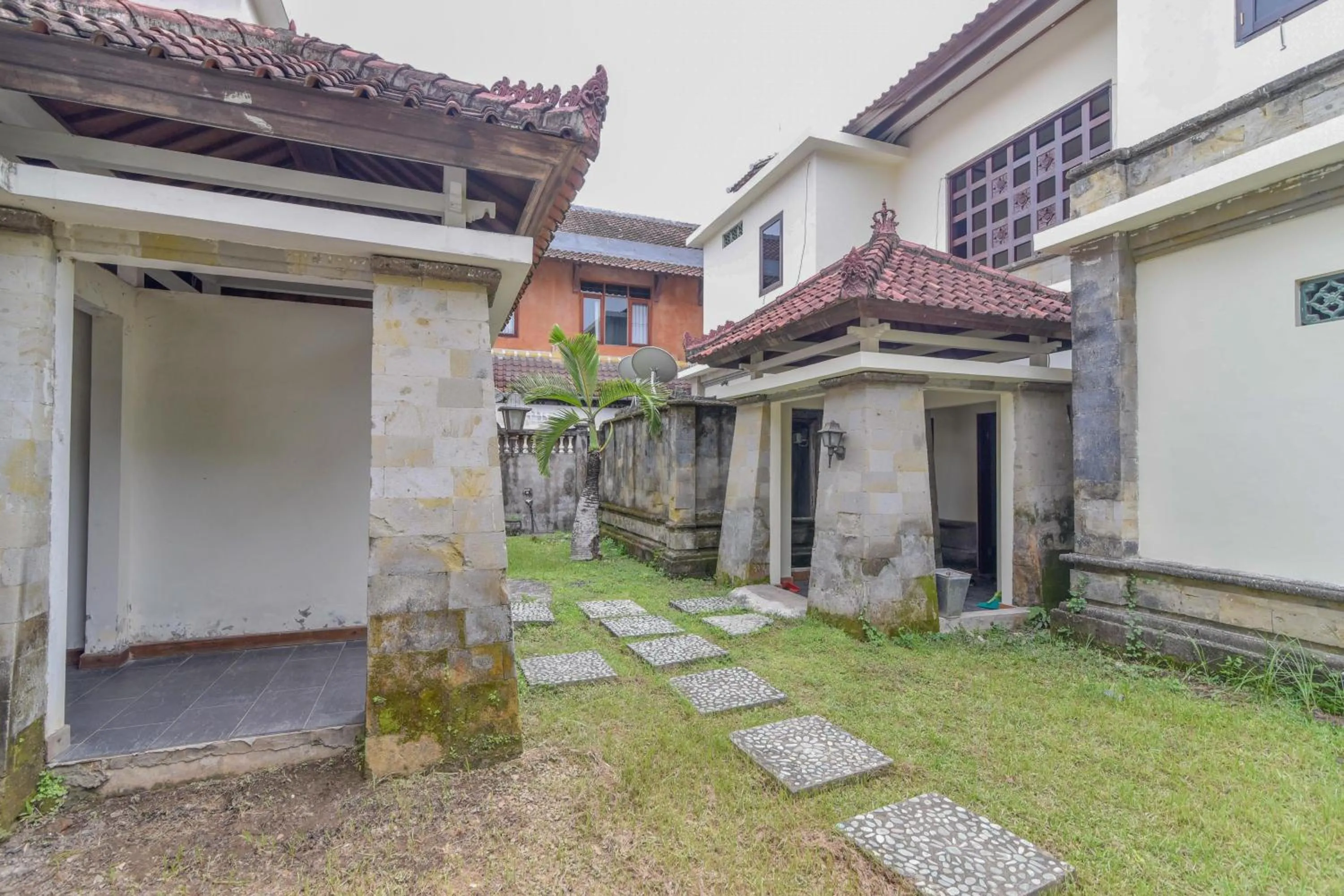 Property building in RedDoorz Plus near Seminyak Square
