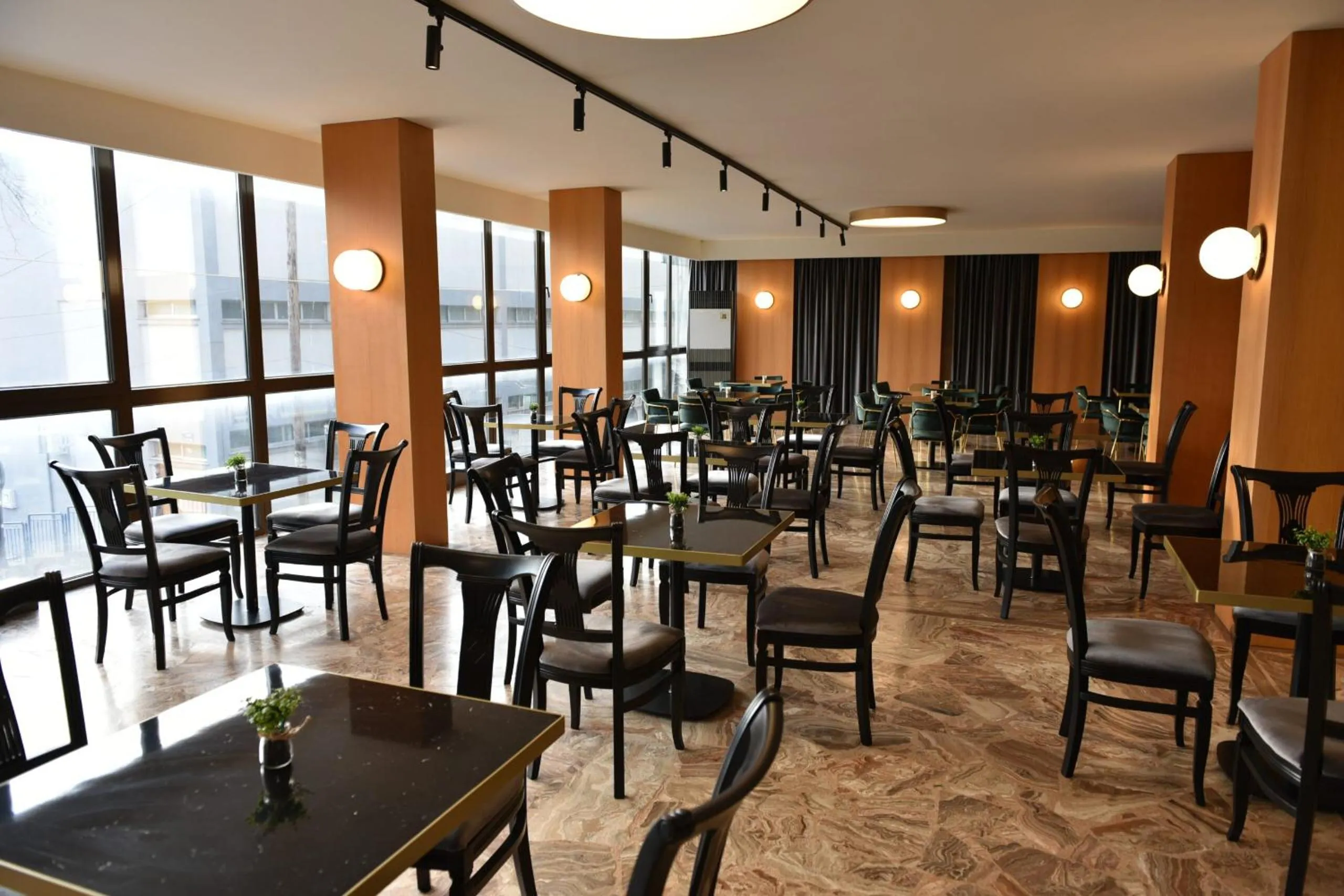 Restaurant/places to eat in Hotel Xanthippion