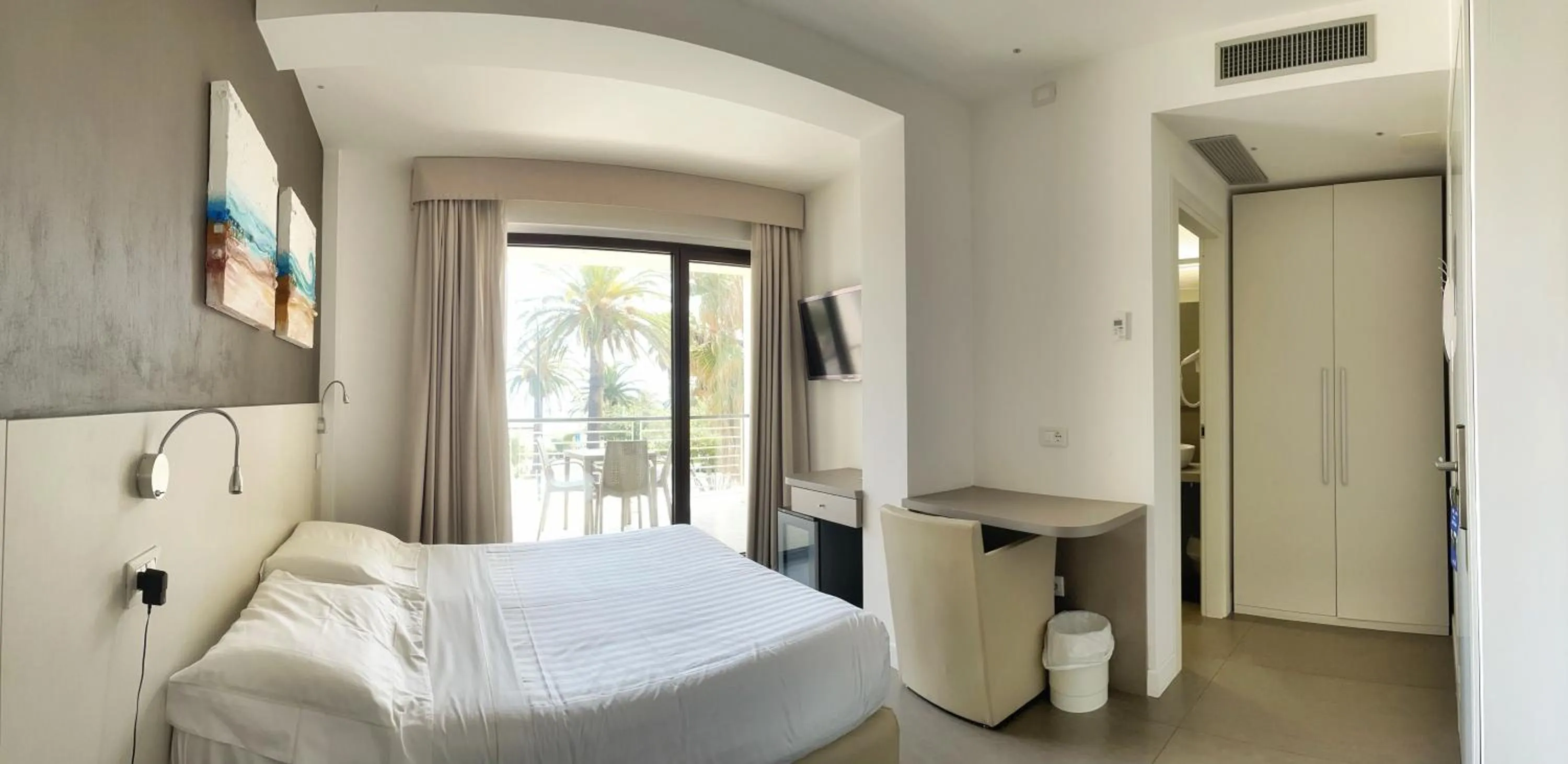 Bed in Hotel Arlecchino