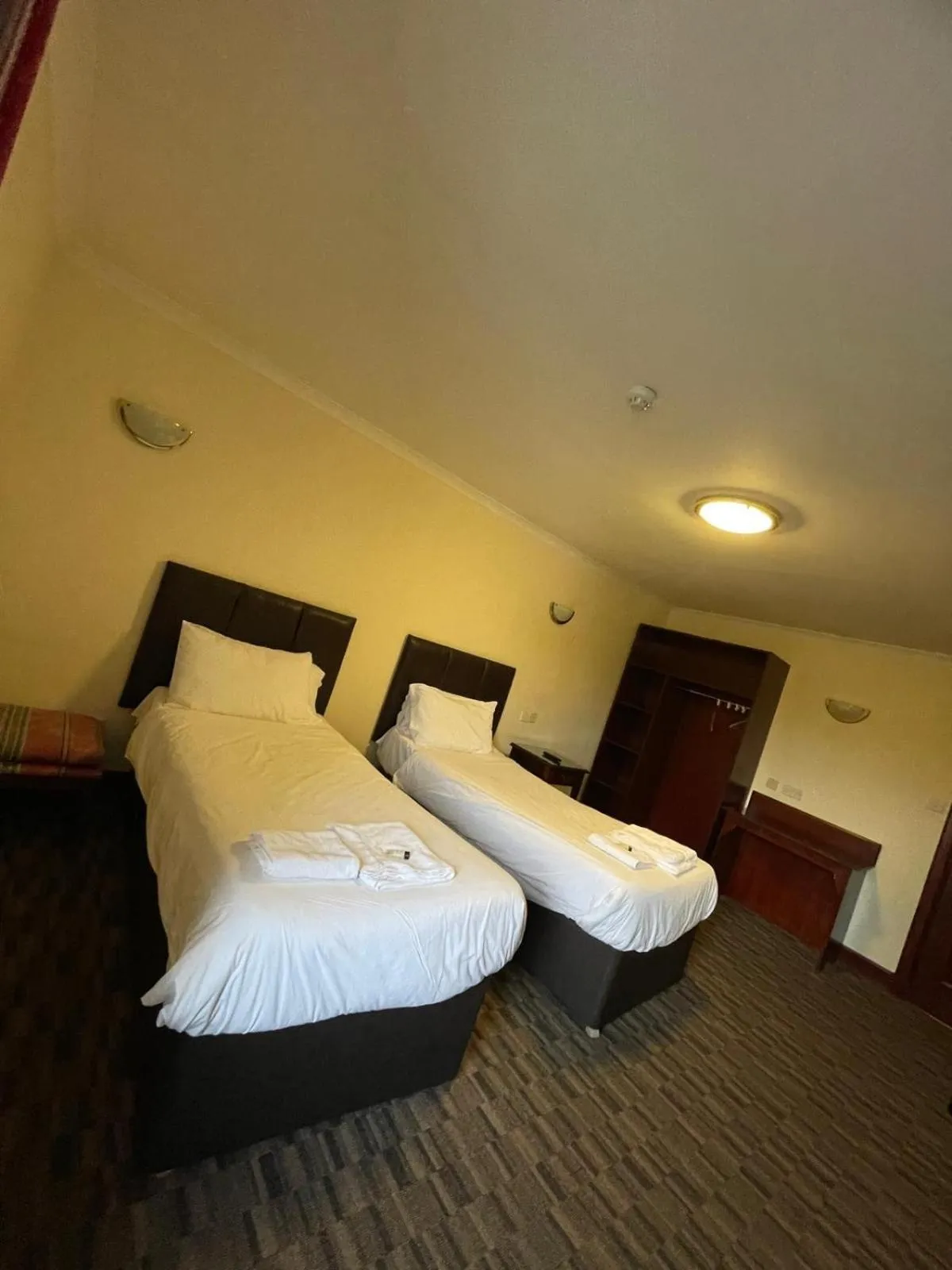 Bedroom, Bed in Lochway Hotel