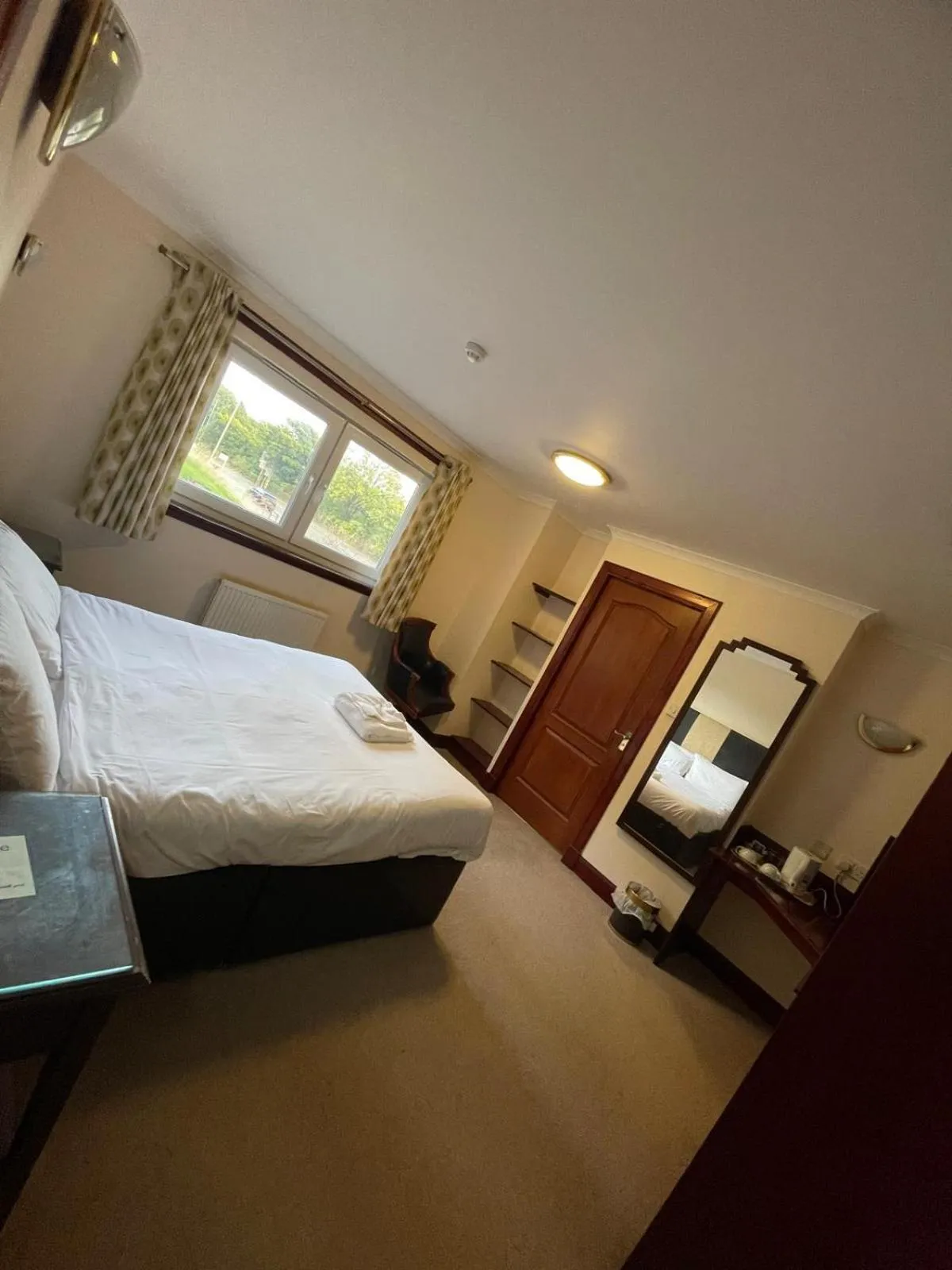 Bedroom, Bed in Lochway Hotel