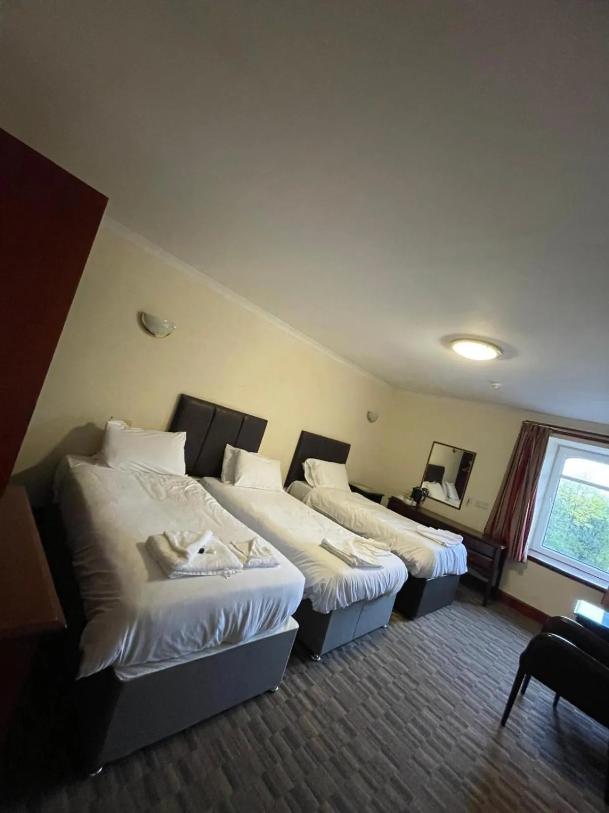 Bedroom, Bed in Lochway Hotel