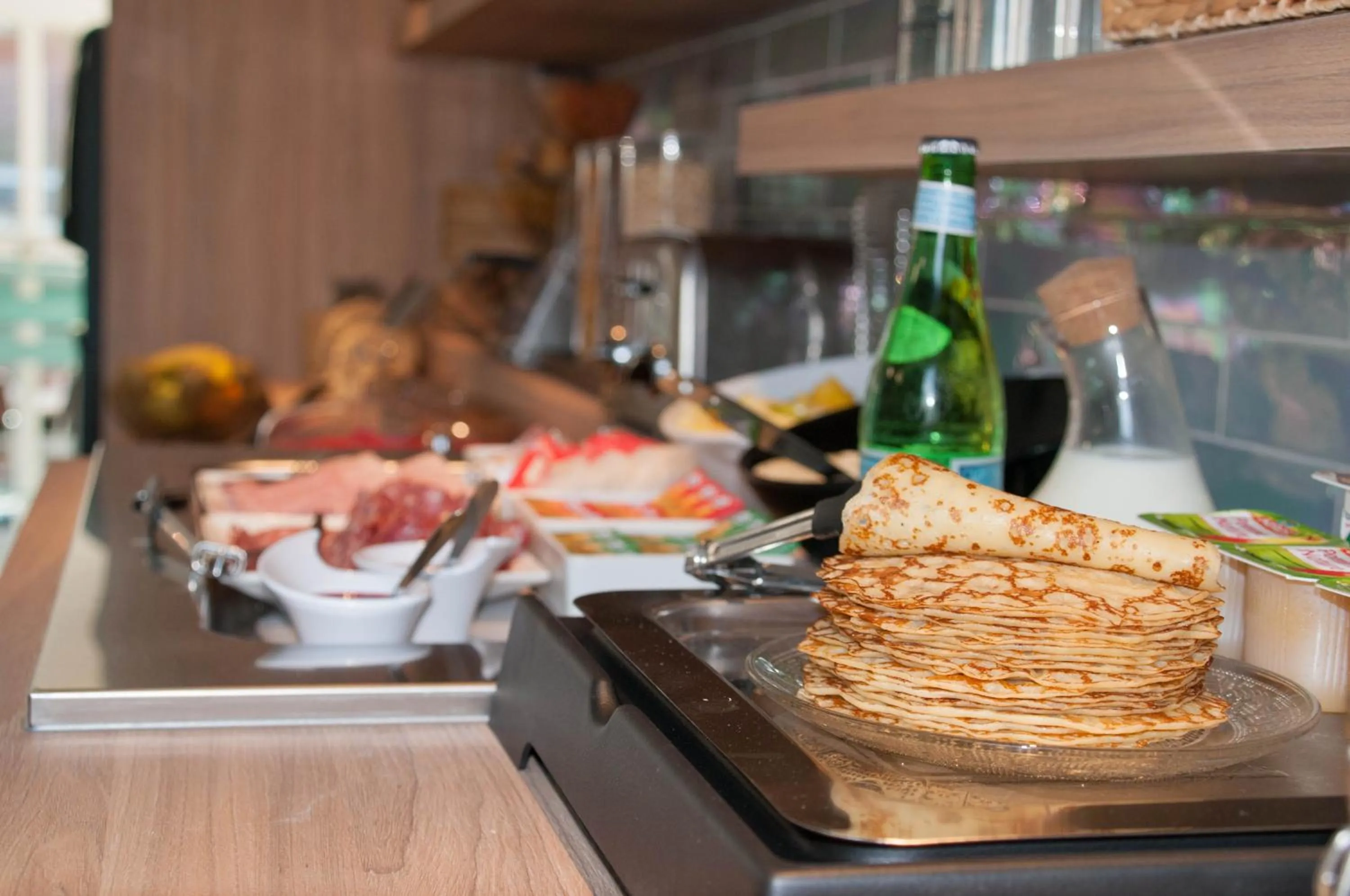 Buffet breakfast in Kyriad Montpellier Ouest St Jean de Védas - A709