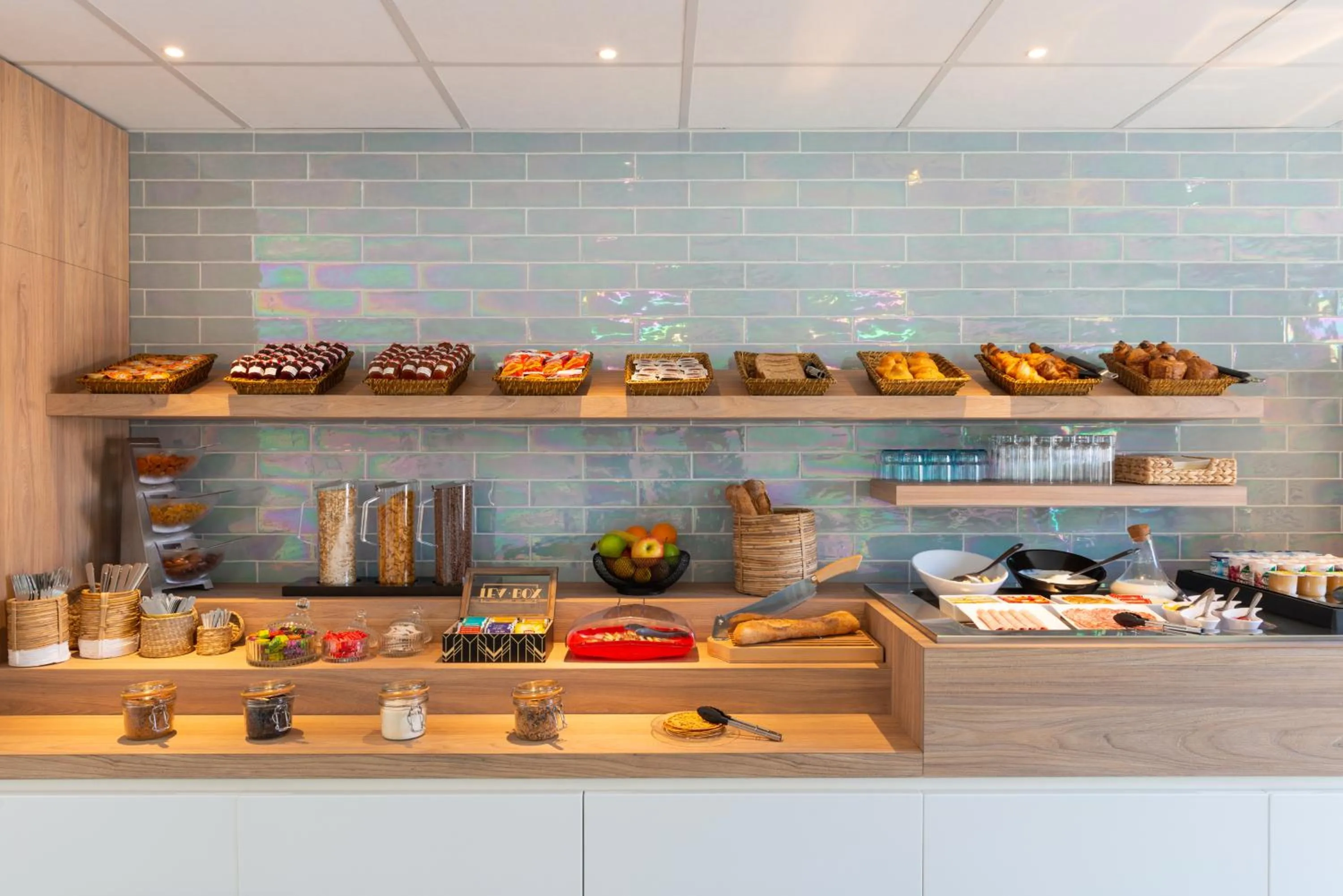 Buffet breakfast in Kyriad Montpellier Ouest St Jean de Védas - A709