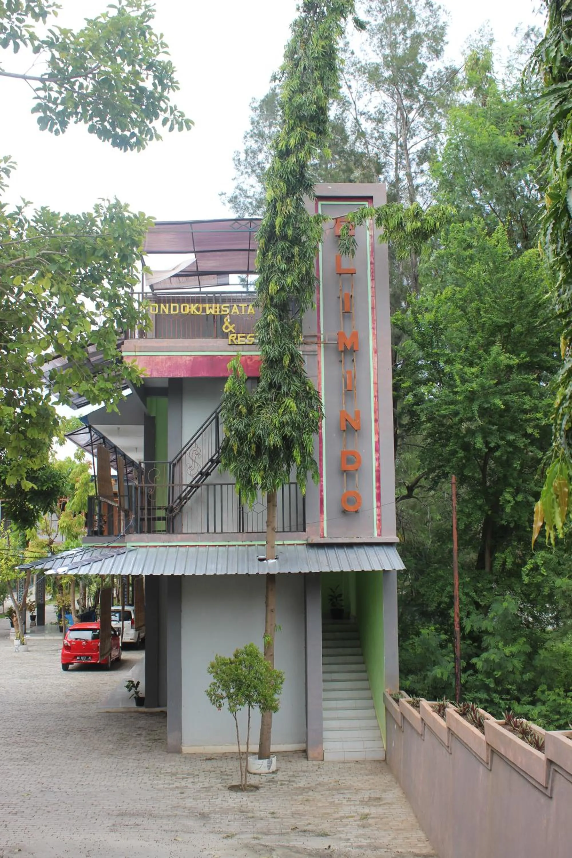Property building in Pondok Wisata dan Restoran Elim