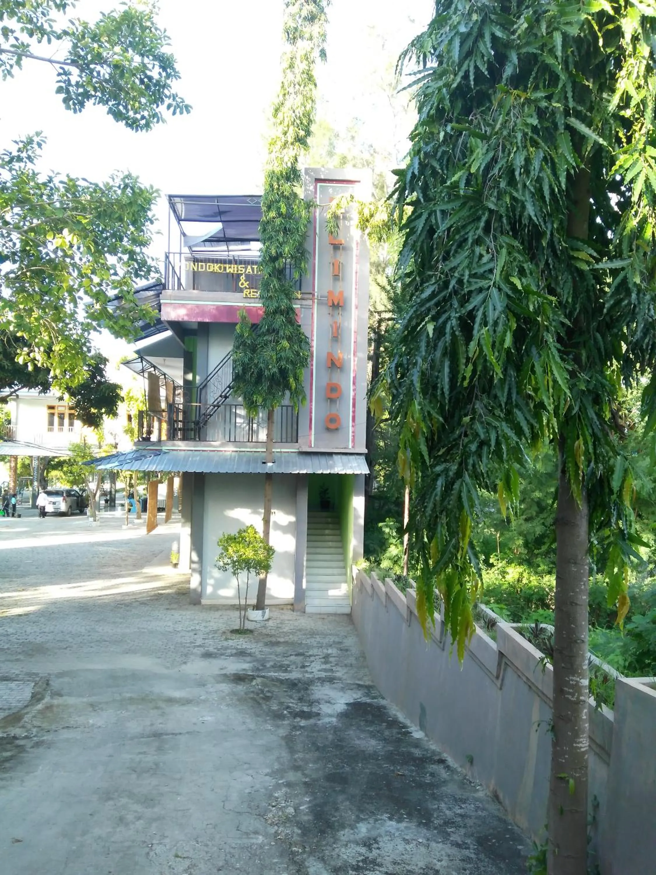Property building in Pondok Wisata dan Restoran Elim
