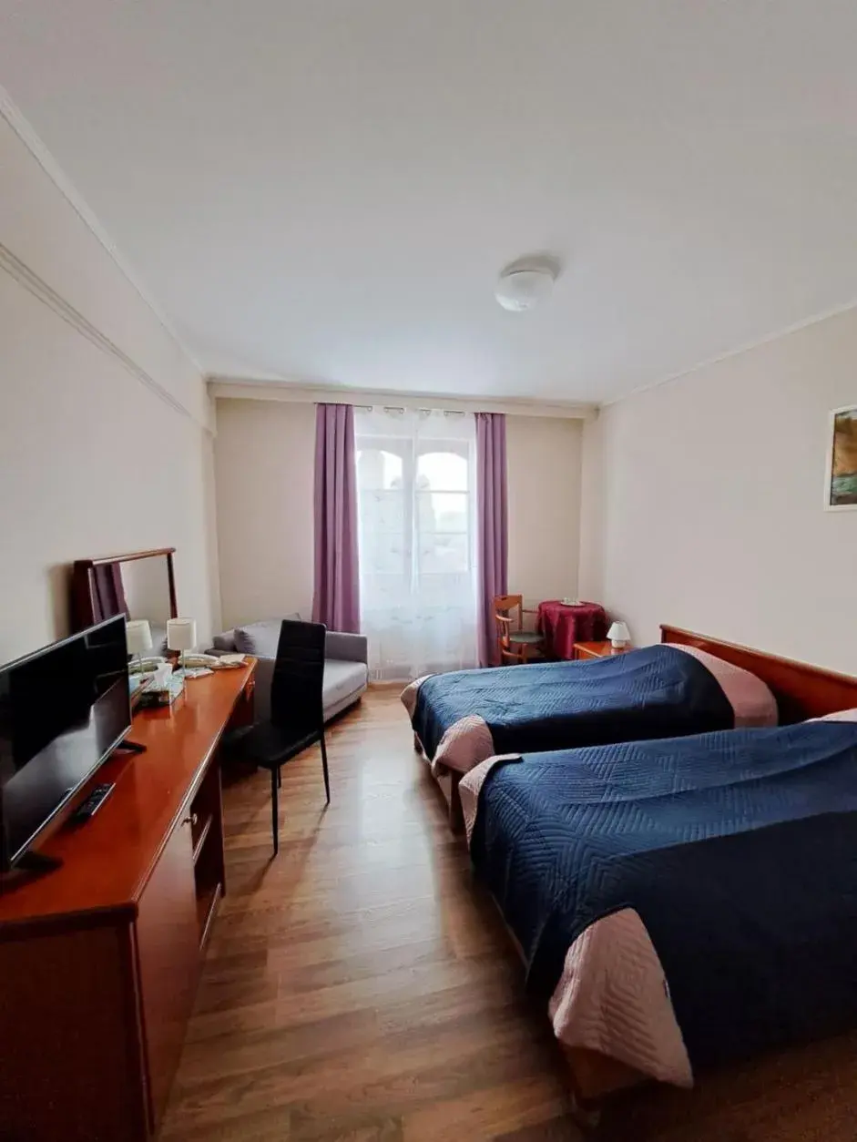 Standard Single Room in Hotel Hunor Standard Single Room in Hotel Hunor