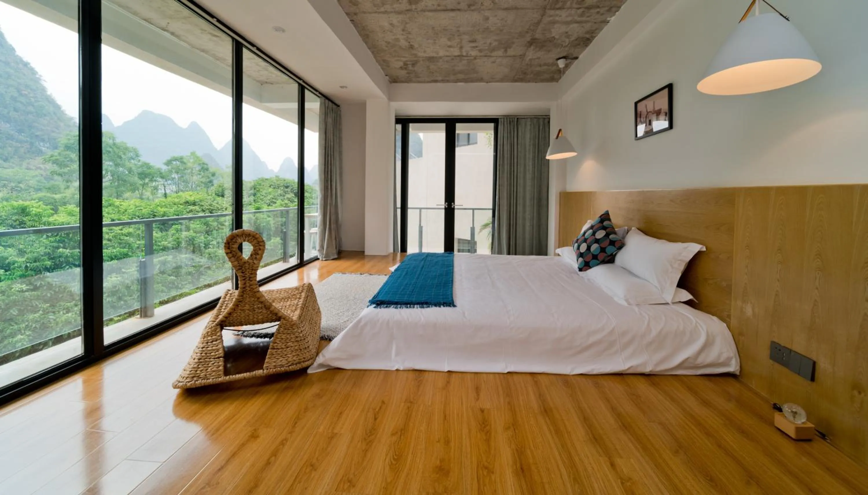 Bed in Yangshuo Serene Cove Hotel