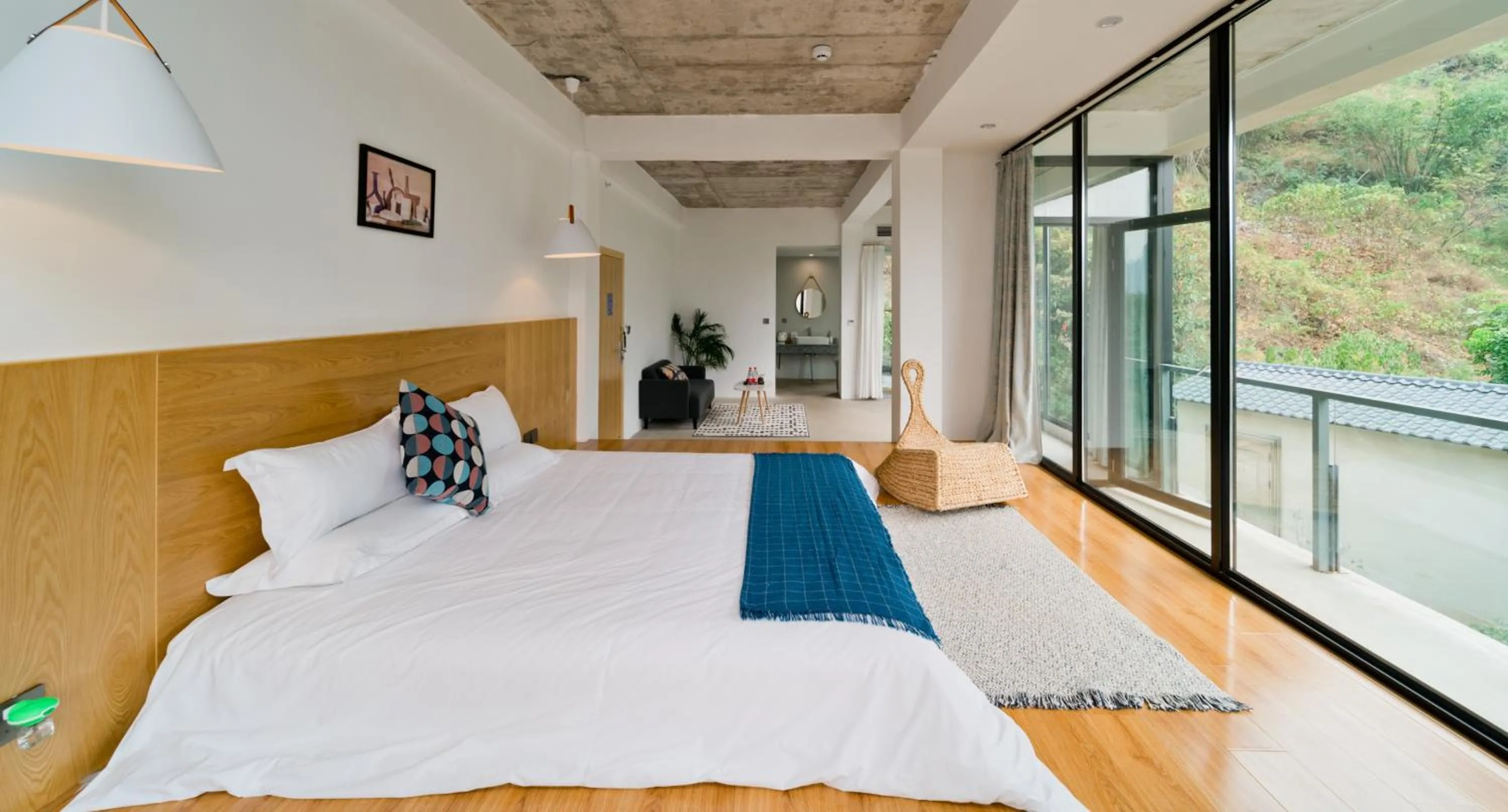 Bed in Yangshuo Serene Cove Hotel