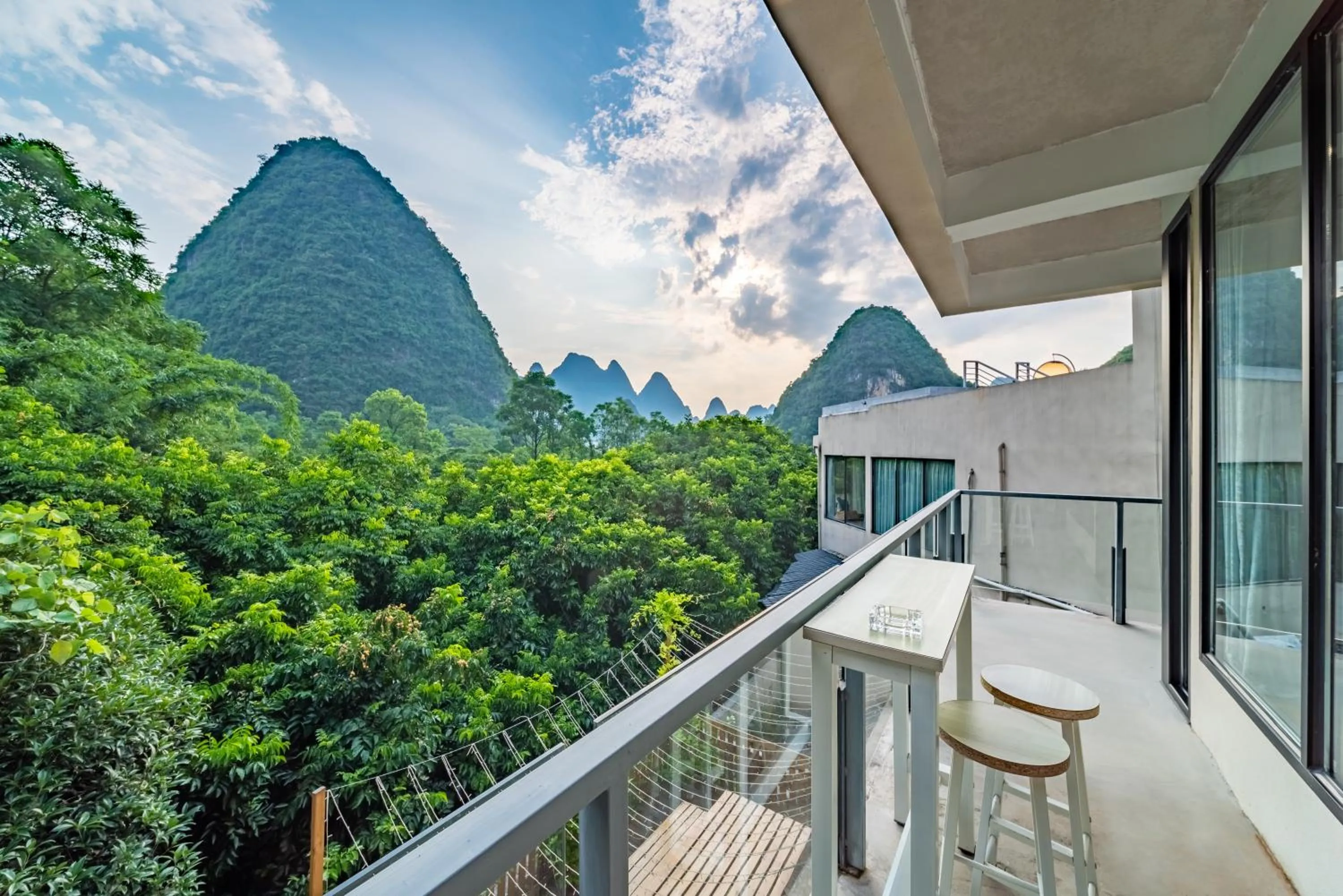 Yangshuo Serene Cove Hotel