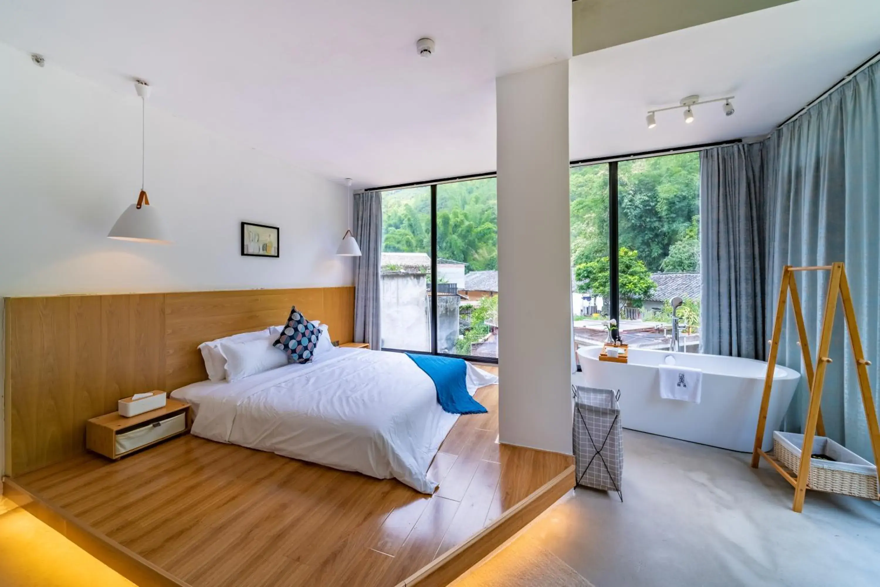 Double Room with Mountain View in Yangshuo Serene Cove Hotel Double Room with Mountain View in Yangshuo Serene Cove Hotel