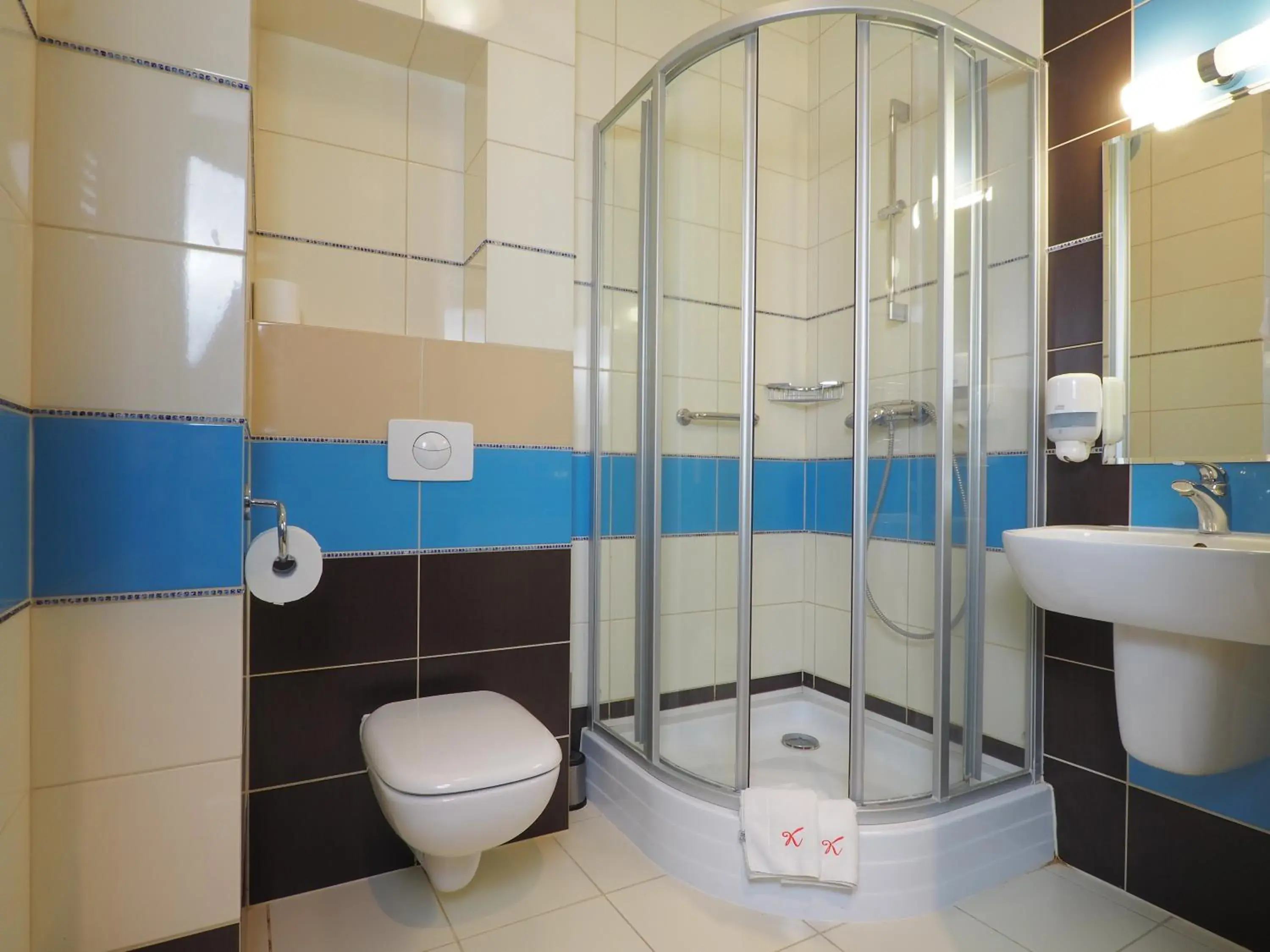 Standard Twin Room with Sofa - single occupancy in Hotel Konstancja Standard Twin Room with Sofa - single occupancy in Hotel Konstancja