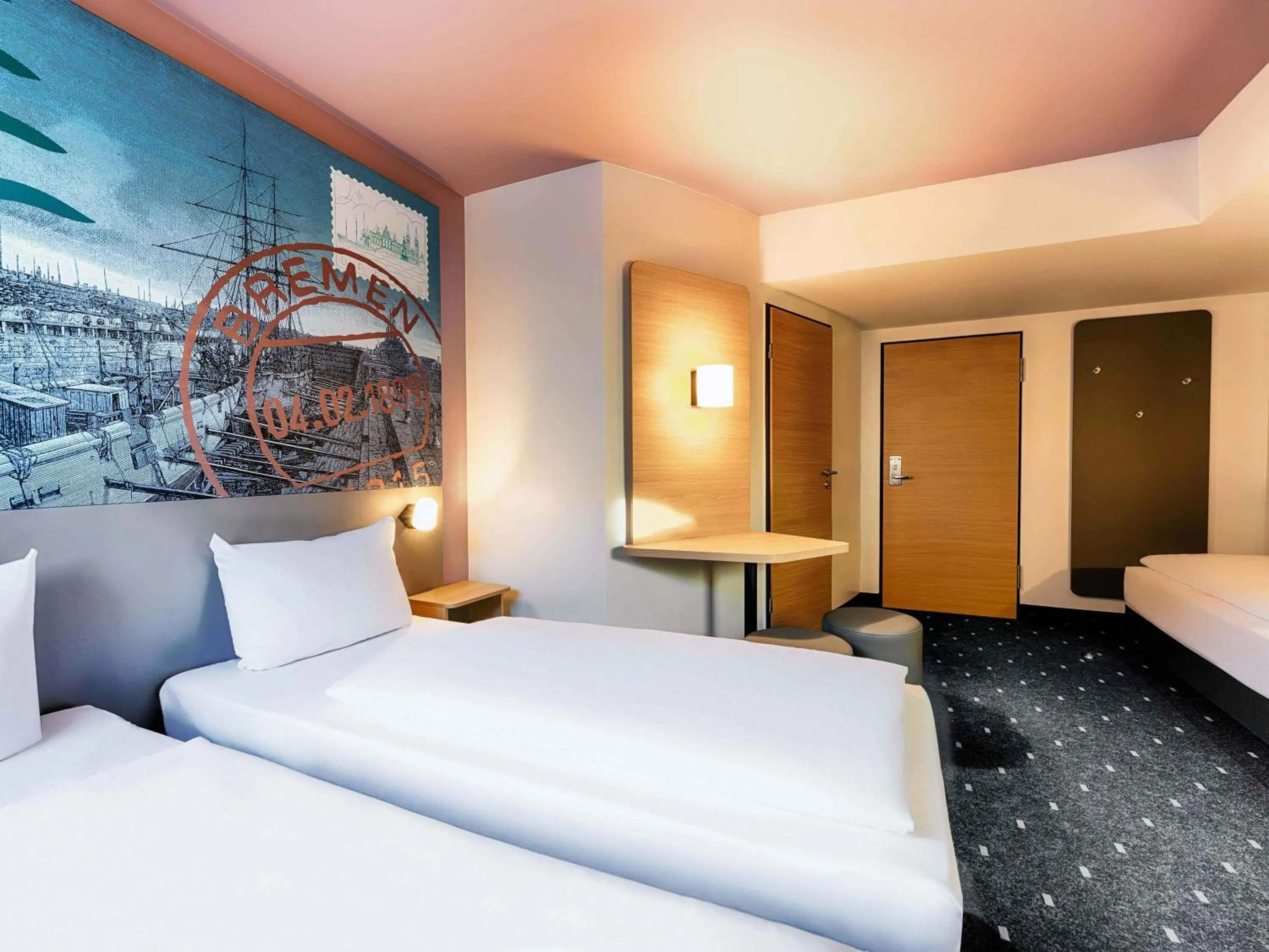 Photo of the whole room, Bed in B&B Hotel Bremen-City