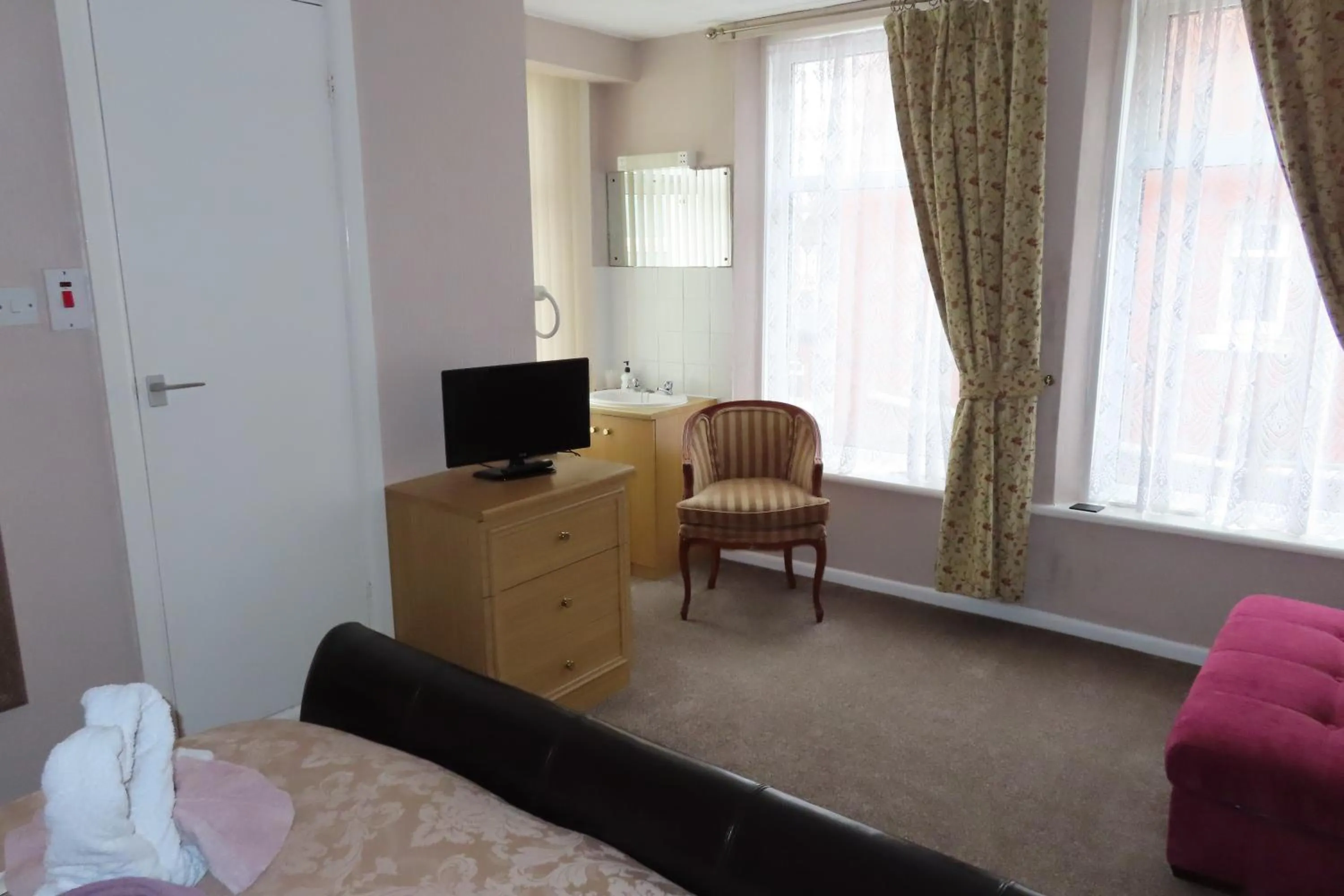 Bed in The Rowan Hotel