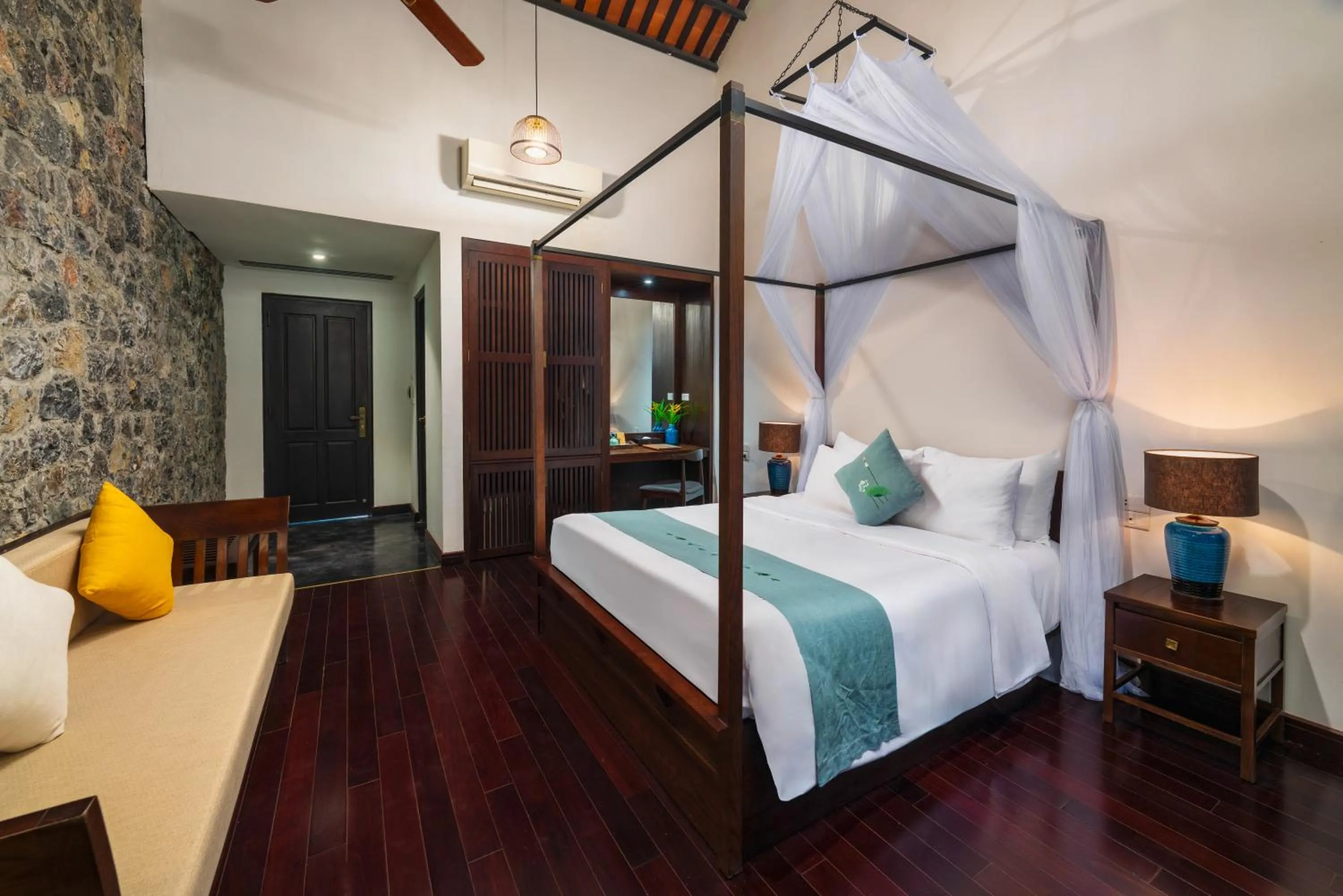 Photo of the whole room, Bed in Aravinda Resort Ninh Binh