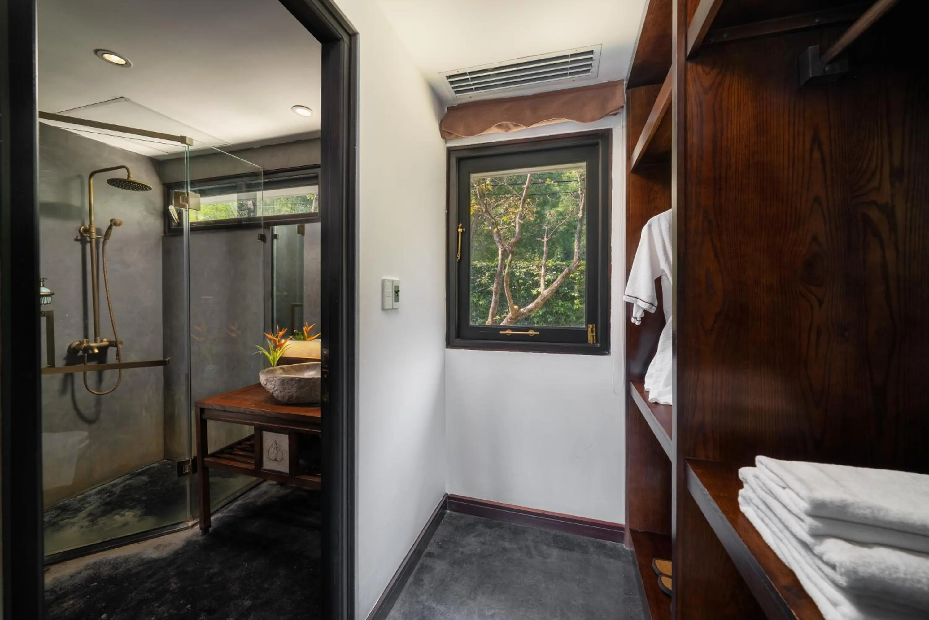 Bathroom in Aravinda Resort Ninh Binh